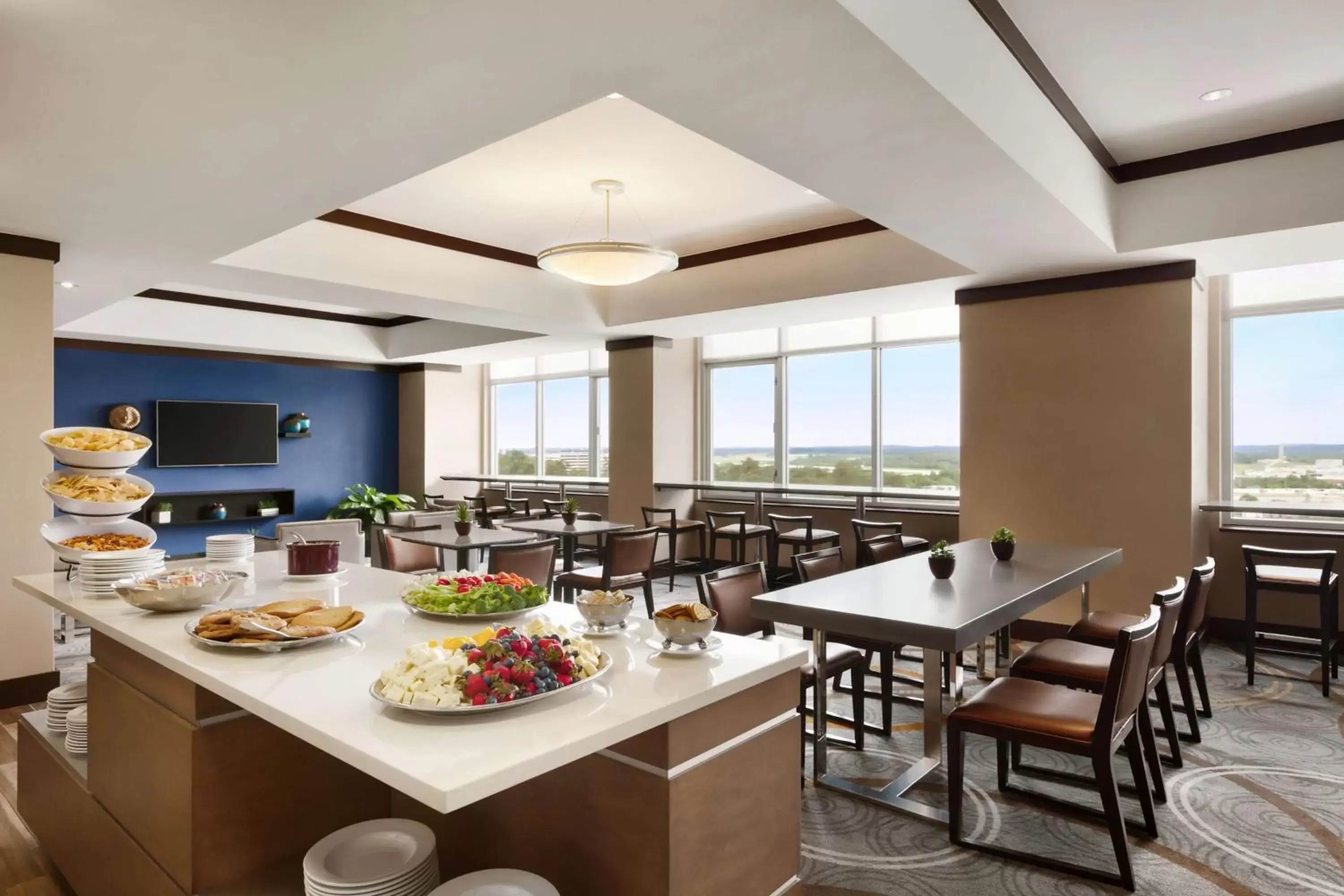 Living room, Restaurant/Places to Eat in Hilton Baltimore BWI Airport