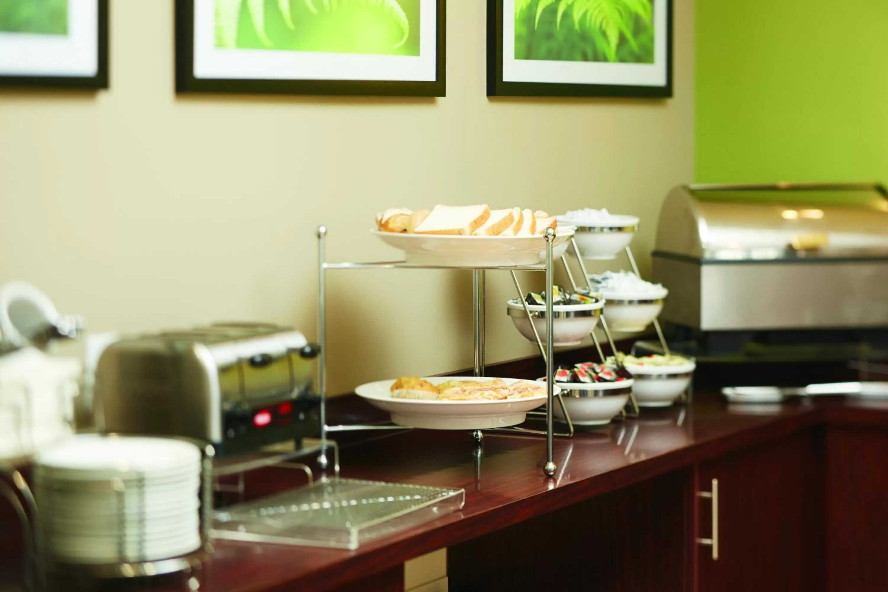 Restaurant/places to eat in Sleep Inn Regina East