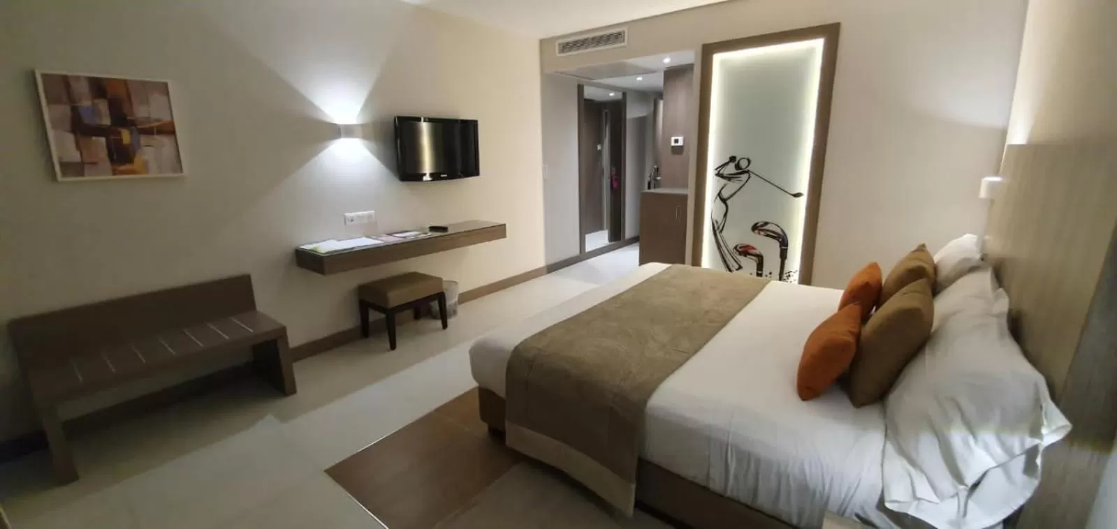 Bed in Golf Royal Hotel