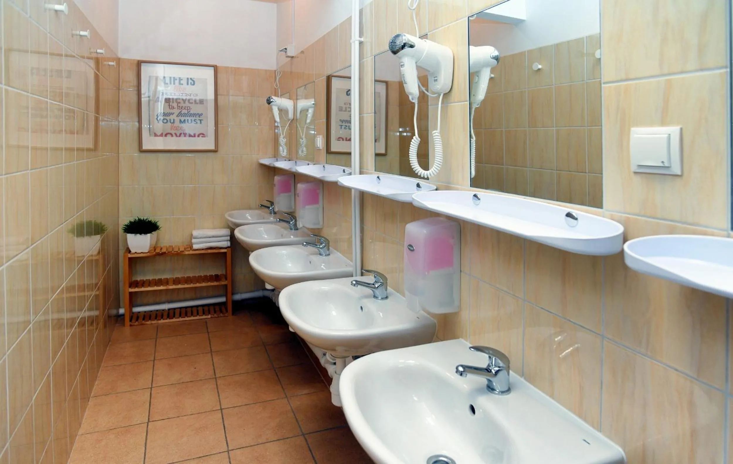 Bathroom in Warsaw Hostel Centrum Private Rooms & Dorms