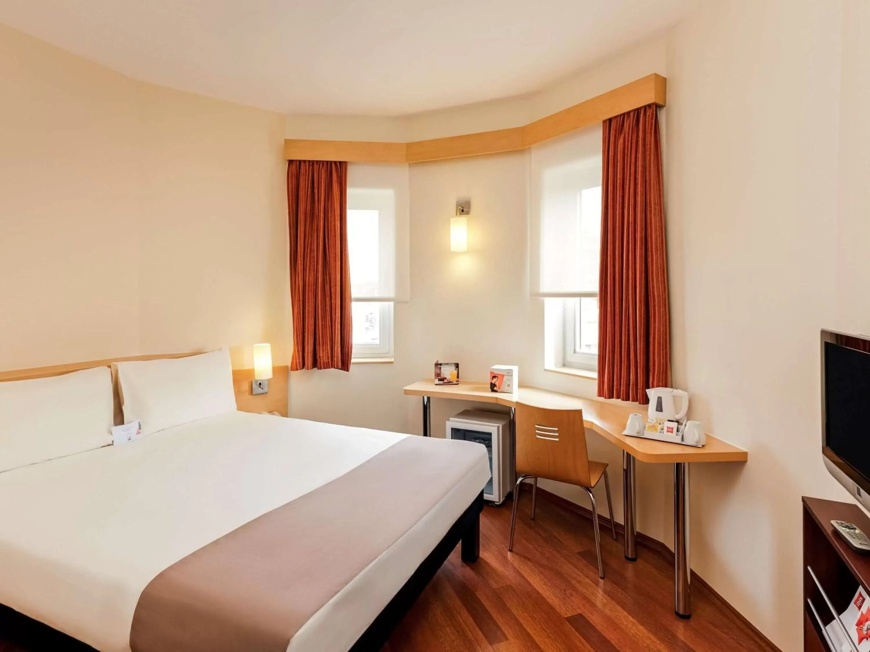 Photo of the whole room, Bed in Ibis Eskisehir Photo of the whole room, Bed in Ibis Eskisehir