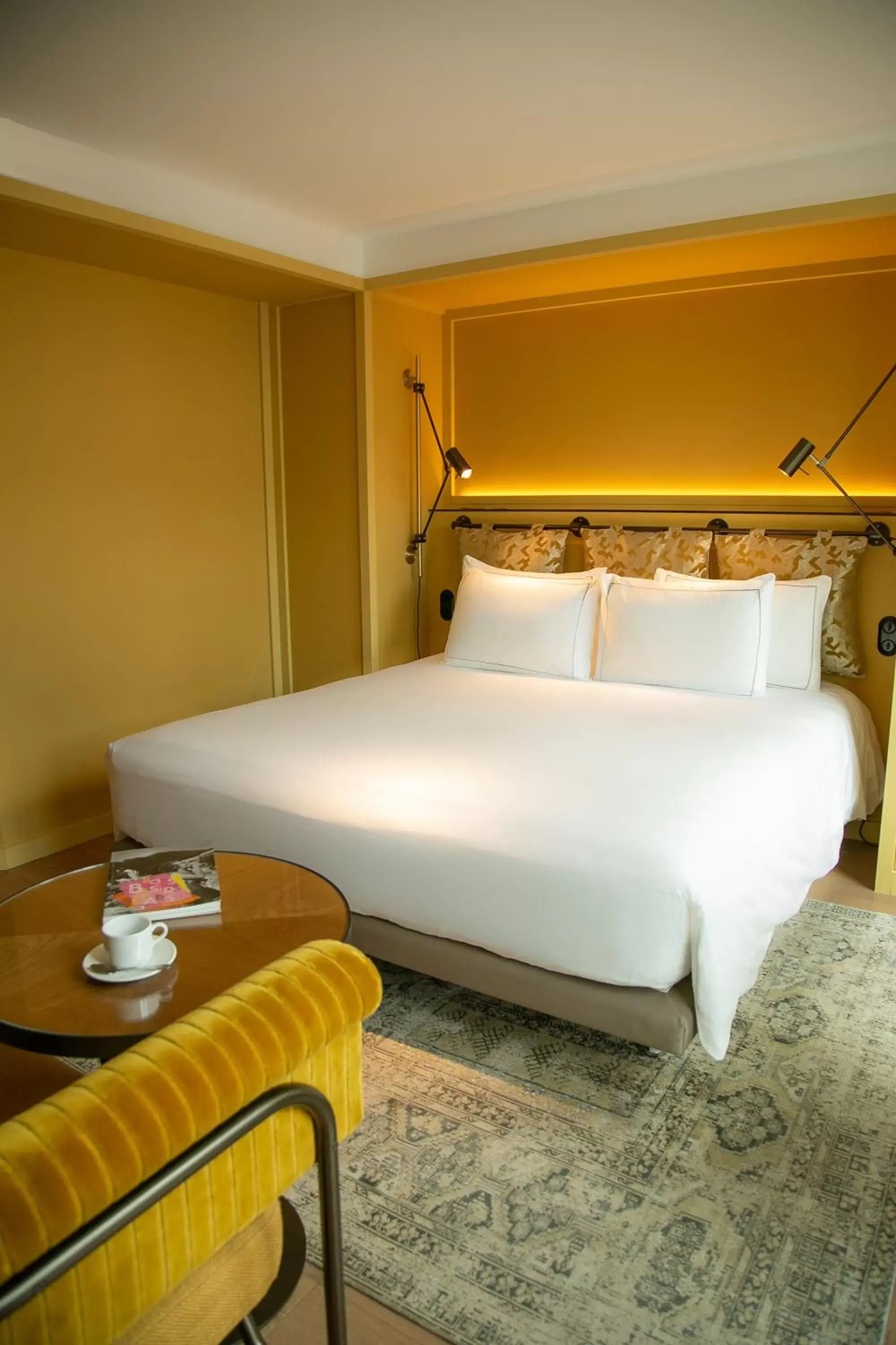 Bed in Hôtel Le Ballu