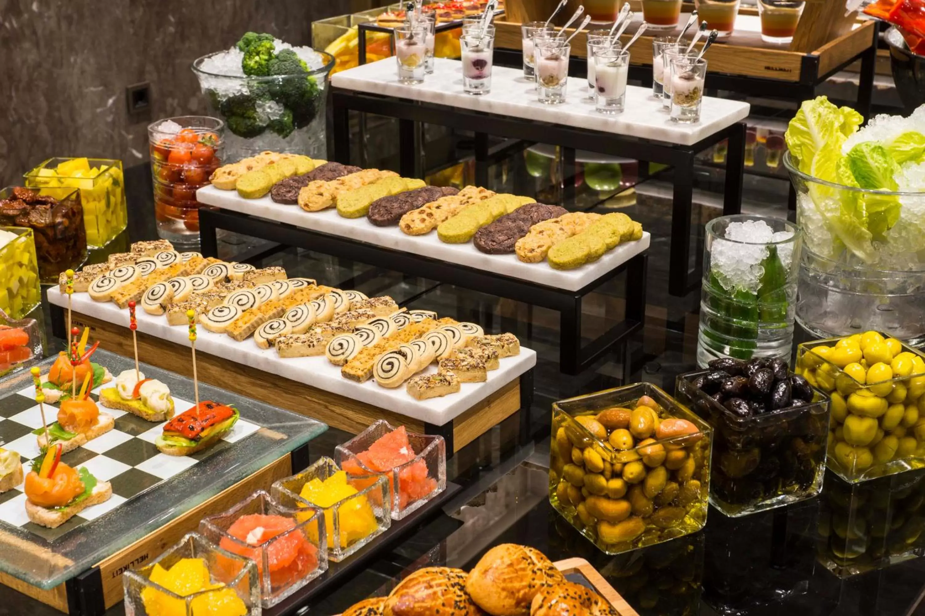 Food and drinks in Radisson Collection Hotel, Vadistanbul