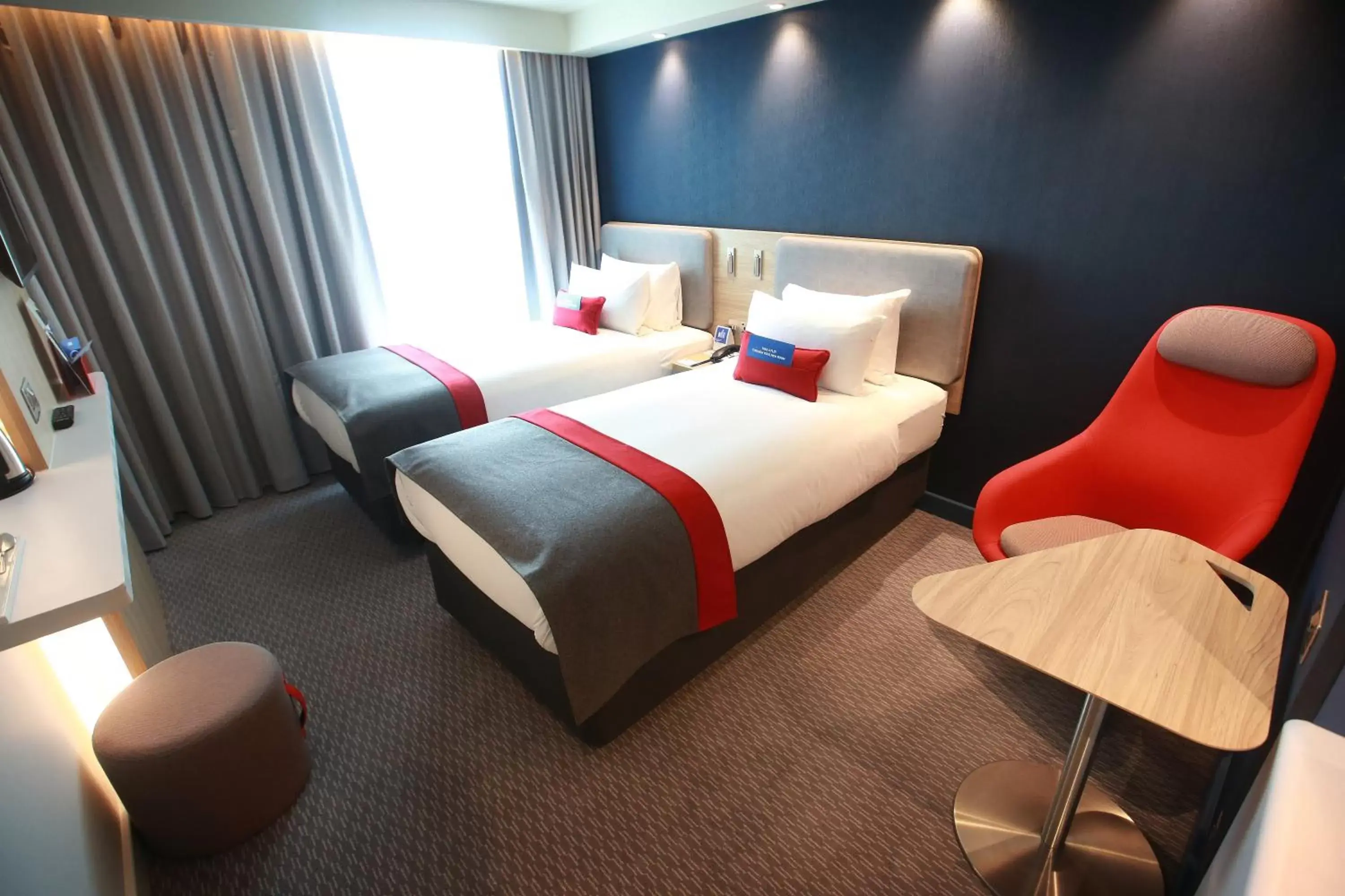 Photo of the whole room, Bed in Holiday Inn Express - Manchester - TRAFFORDCITY, an IHG Hotel
