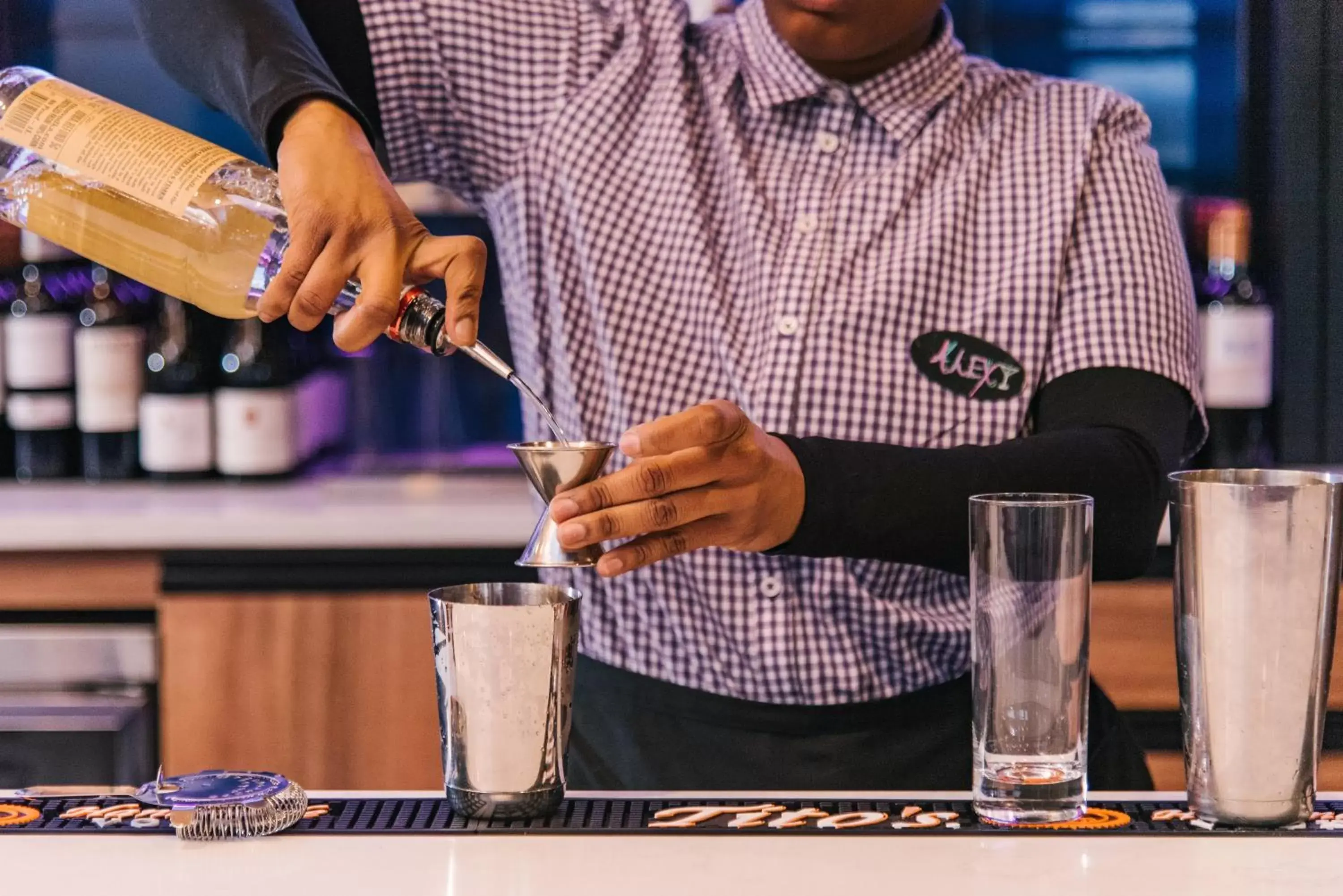 Lounge or bar in Holiday Inn Philadelphia-Cherry Hill by IHG Lounge or bar in Holiday Inn Philadelphia-Cherry Hill by IHG