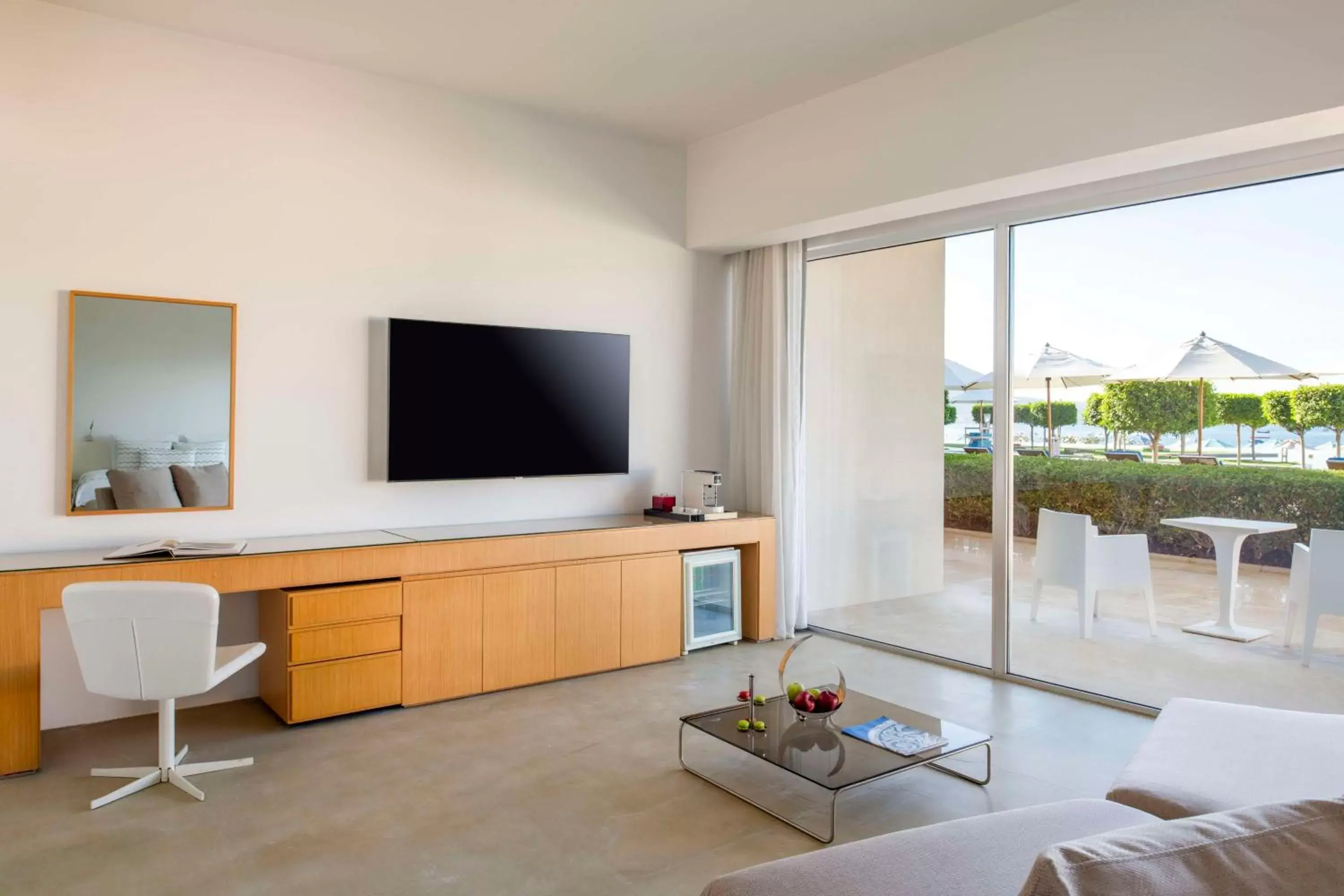 Living room, TV/Entertainment Center in Kempinski Hotel Aqaba