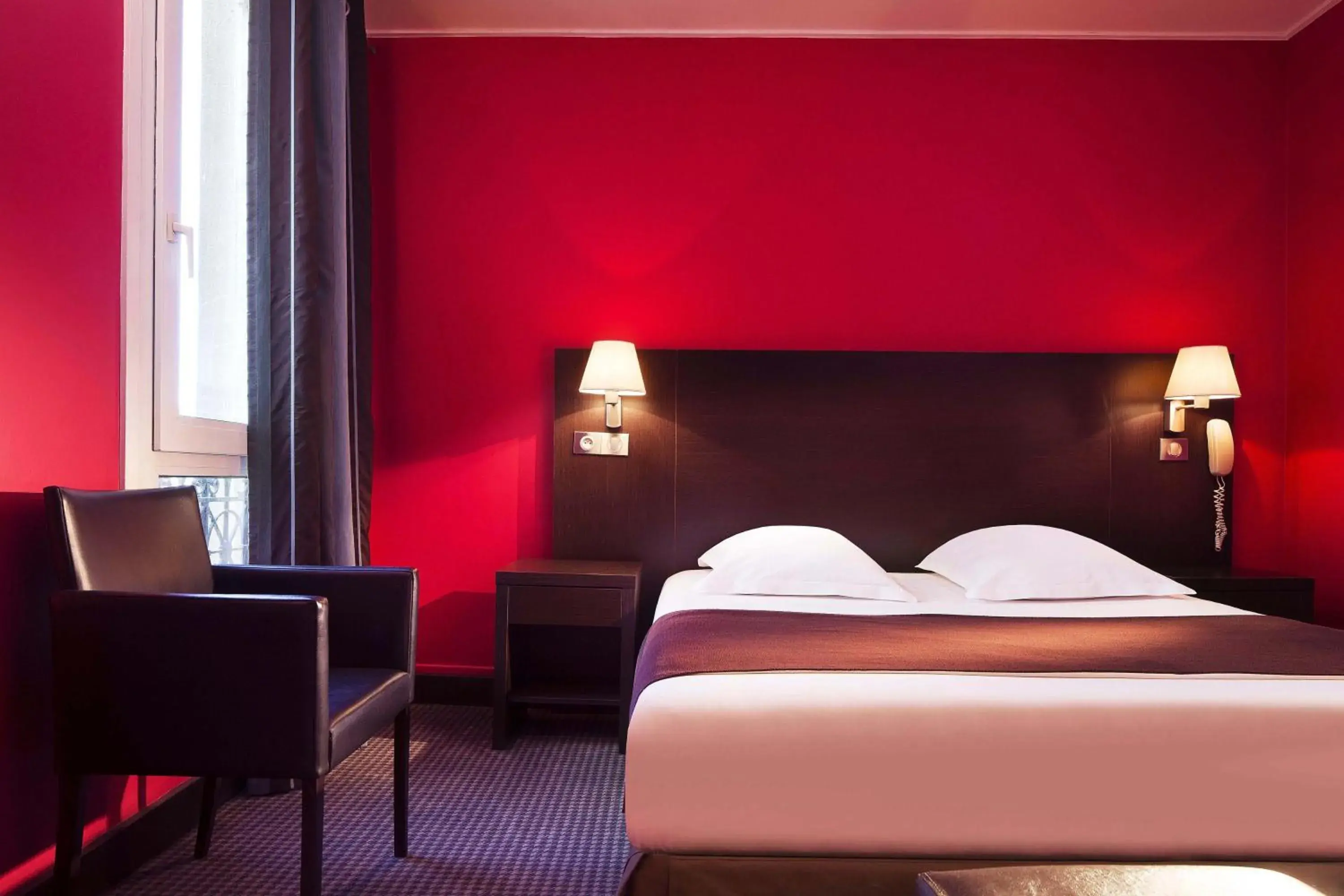 Photo of the whole room, Bed in Hôtel Sophie Germain