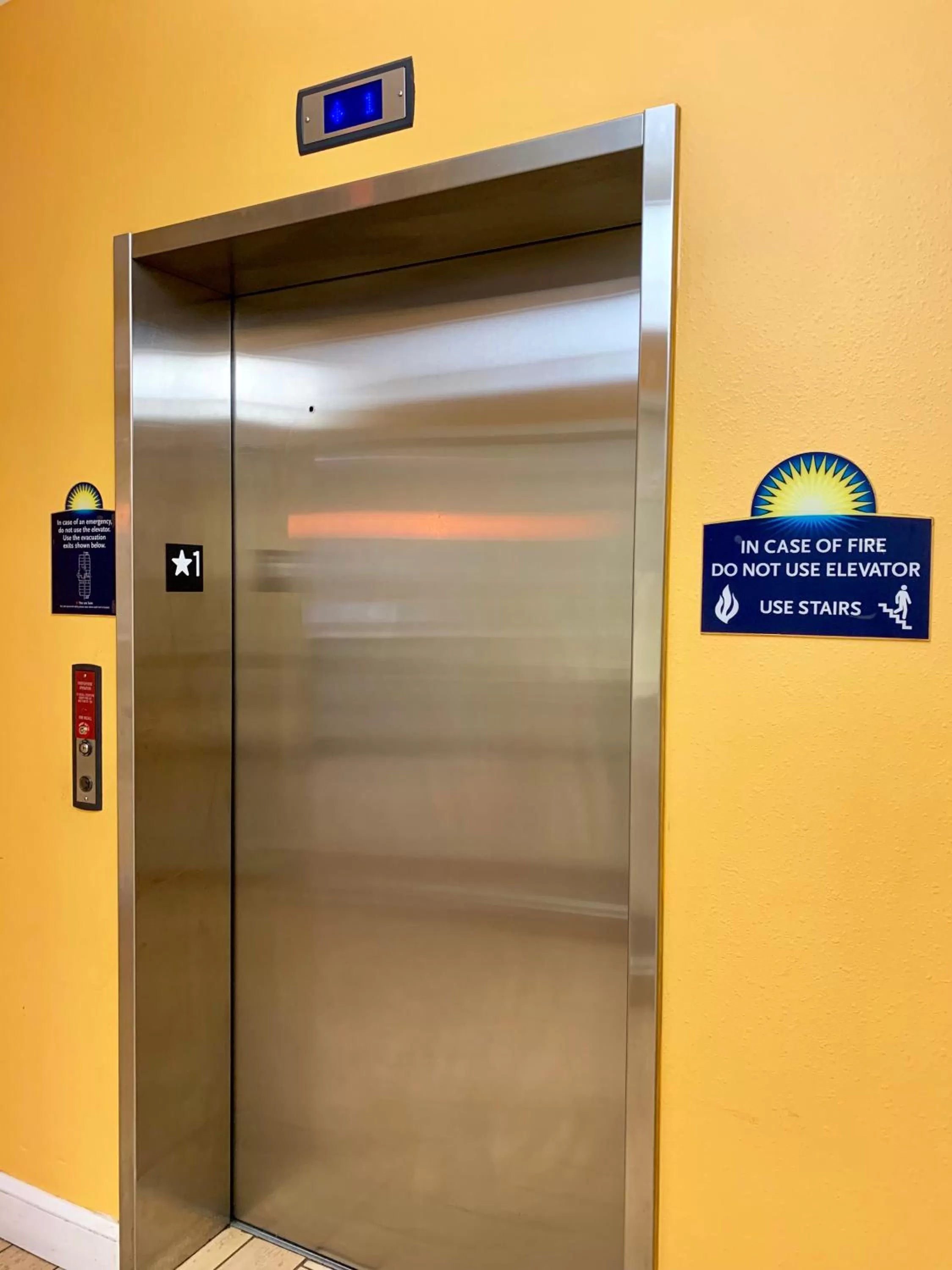 elevator in Days Inn by Wyndham Victoria