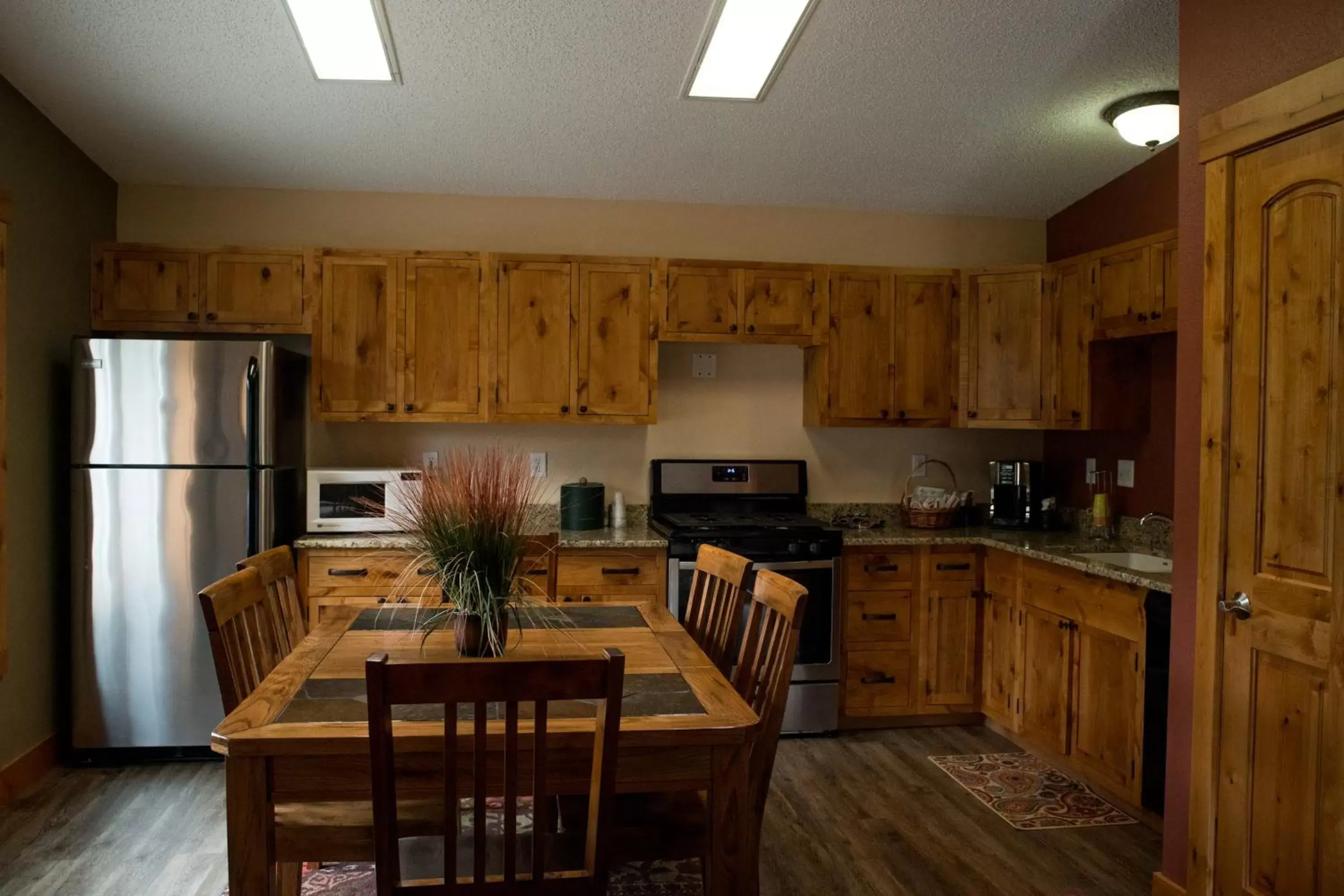 Kitchen or kitchenette, Kitchen/Kitchenette in Silver Moon Inn