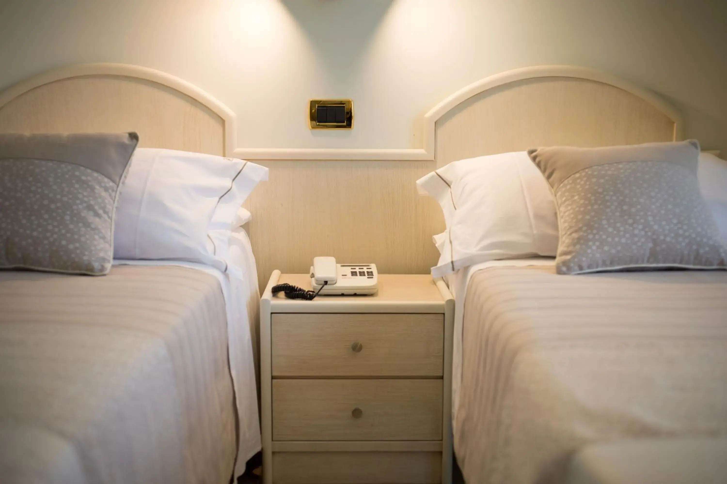 Bedroom, Bed in Comfort Hotel Gardenia Sorrento Coast