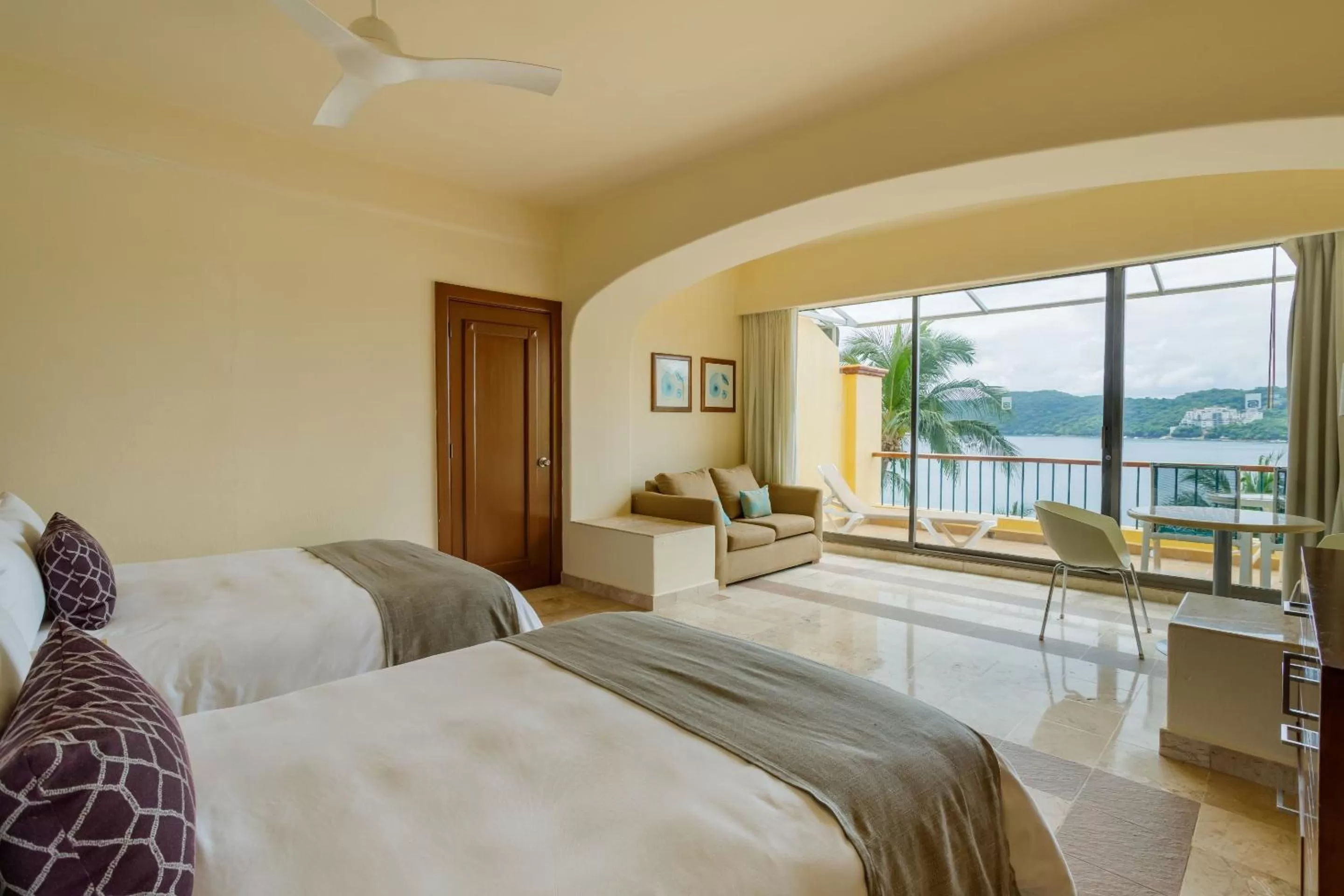 Deluxe Double Room Two Beds Sea View in Camino Real Acapulco Diamante