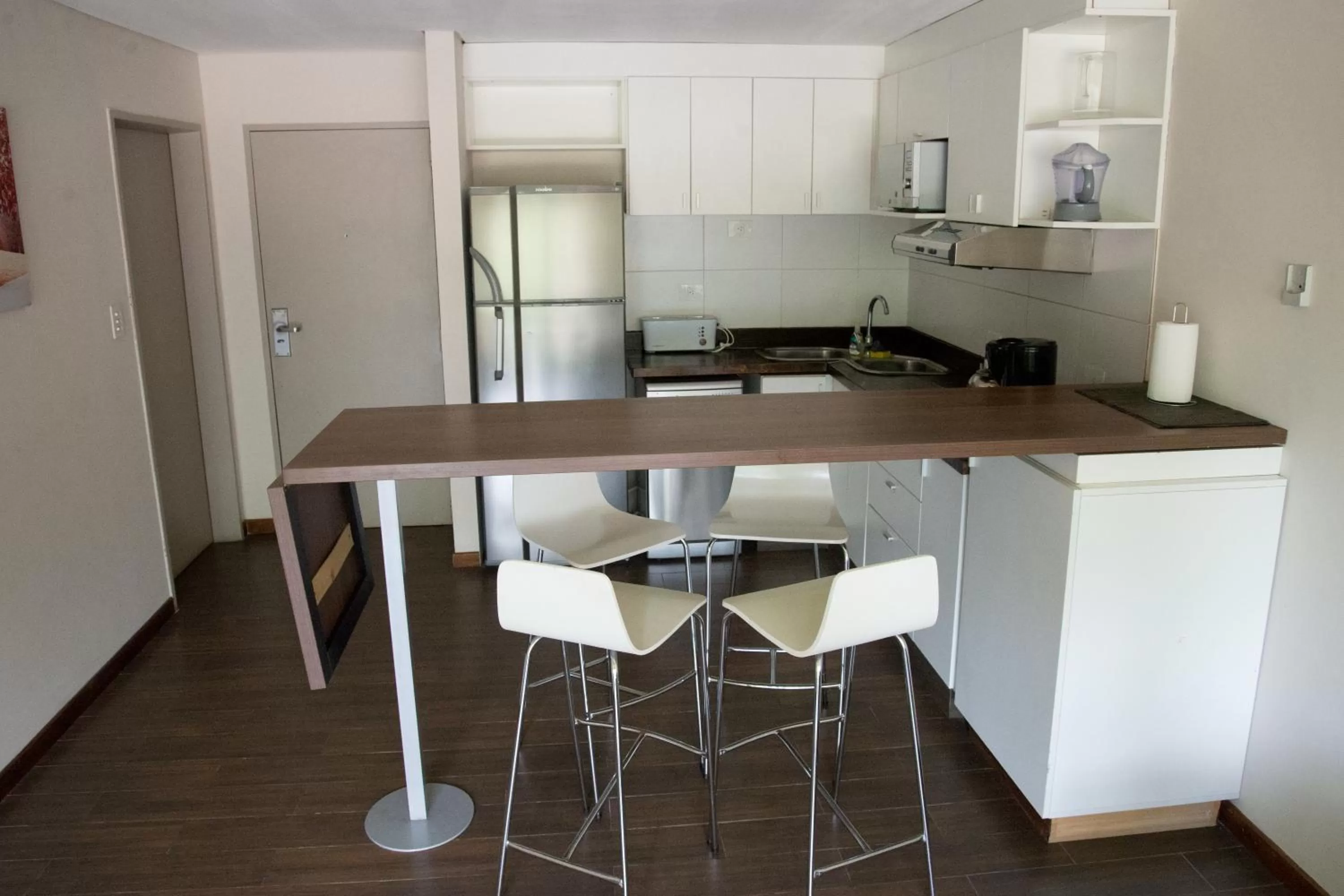 Dining area in Casa Campus Pilar Suites