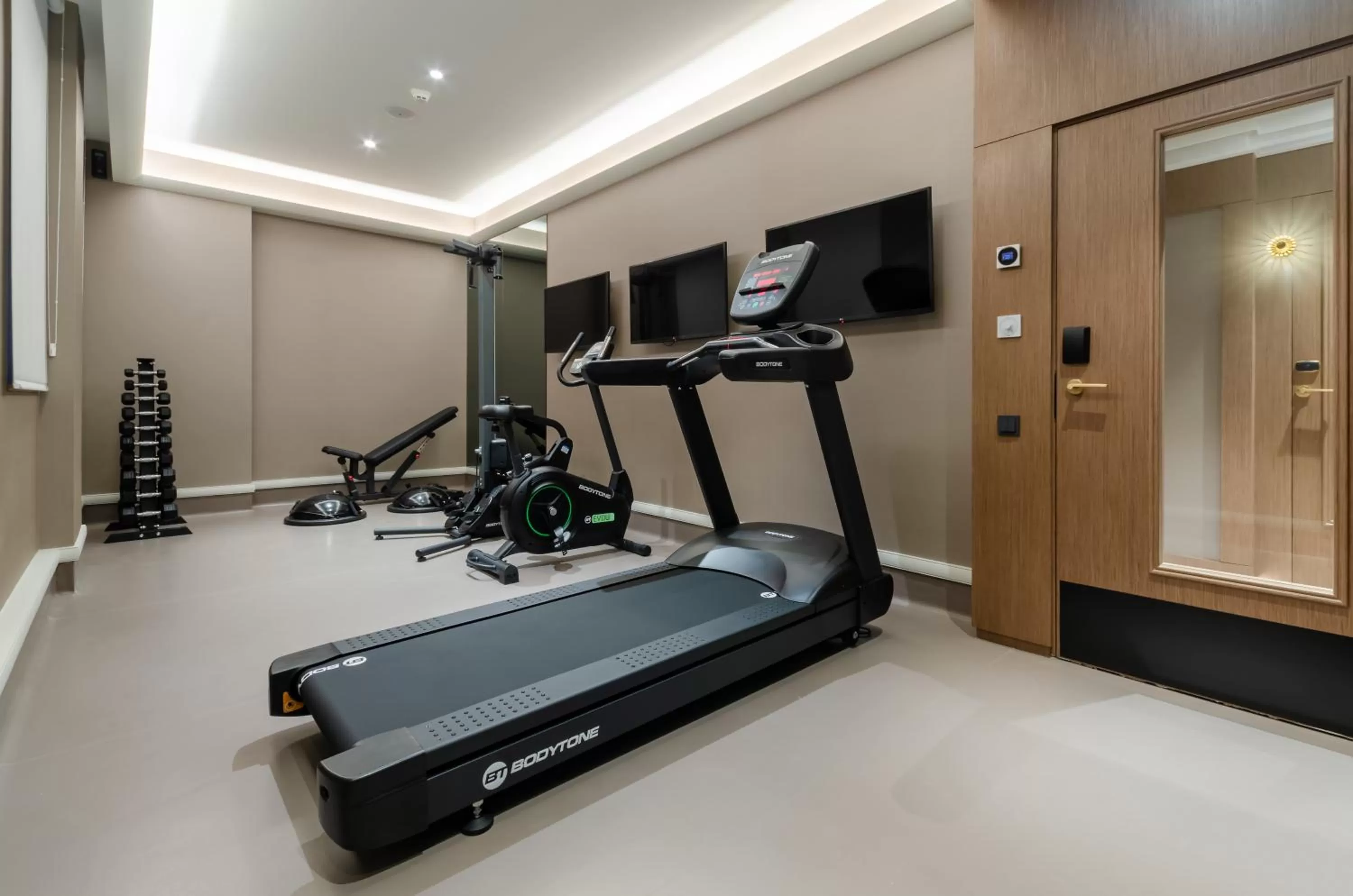 TV and multimedia in Eurostars Lisboa Baixa