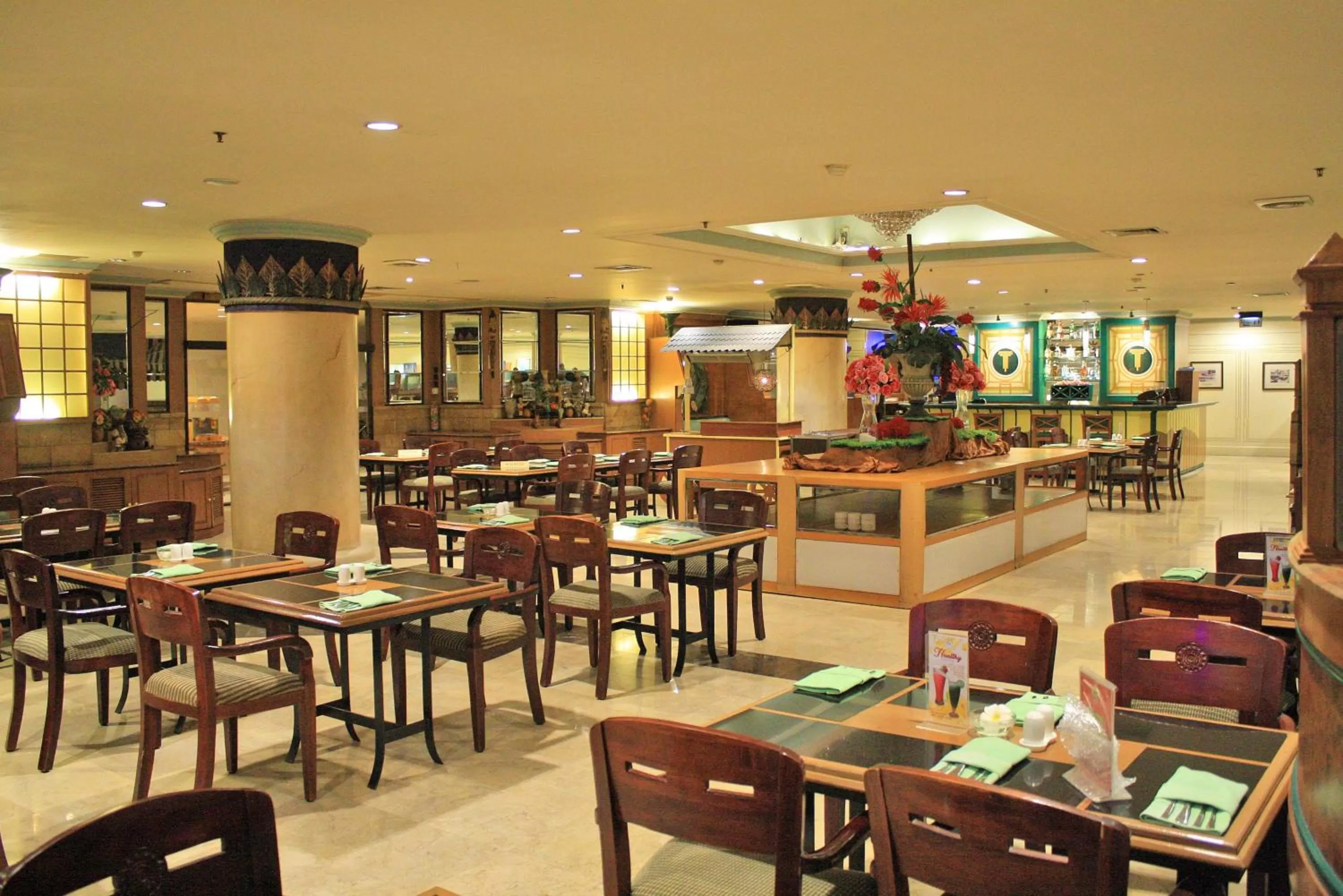 Restaurant/places to eat in Tunjungan Hotel