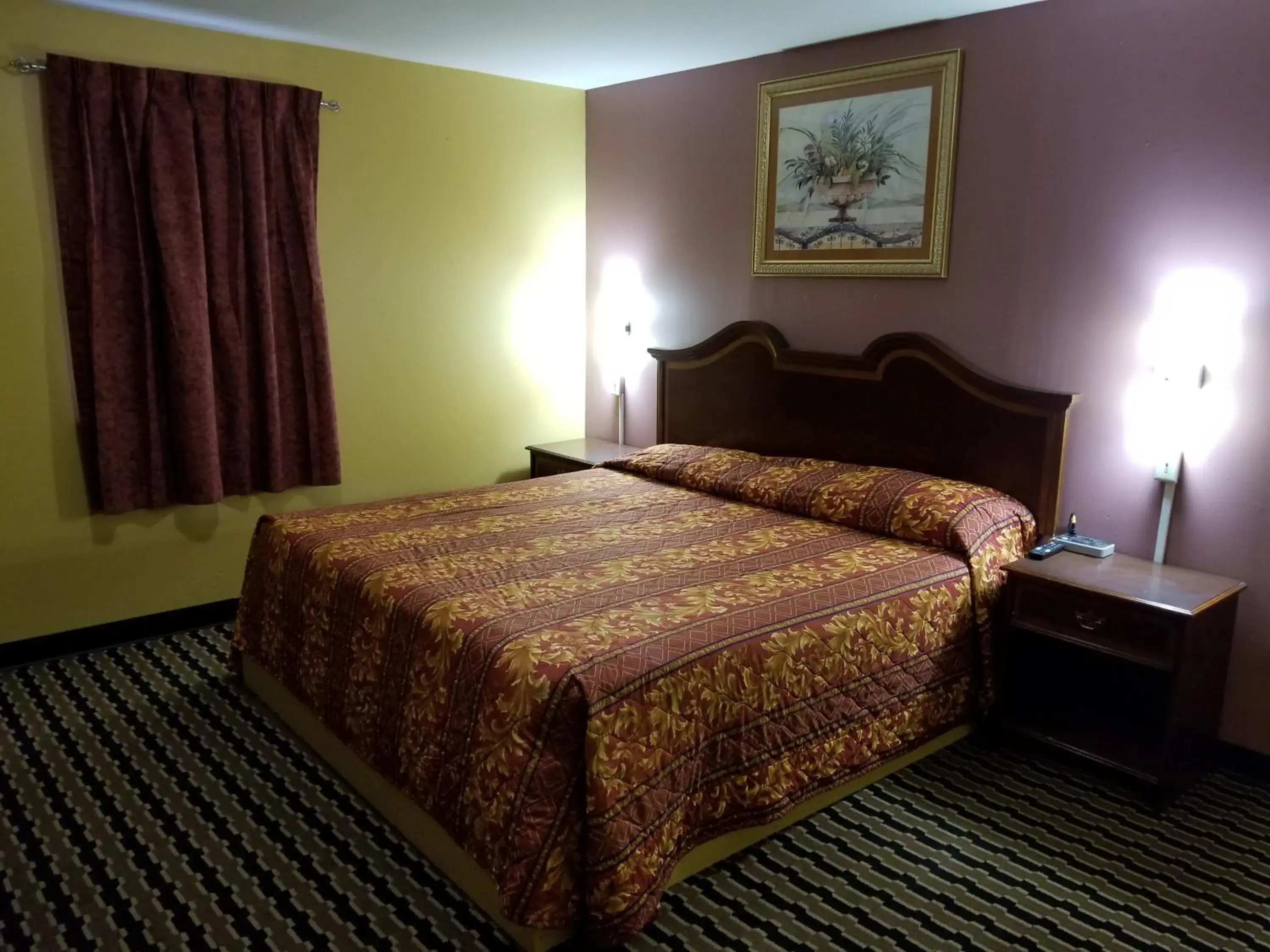 Bed in Cottage Inn - Grantville