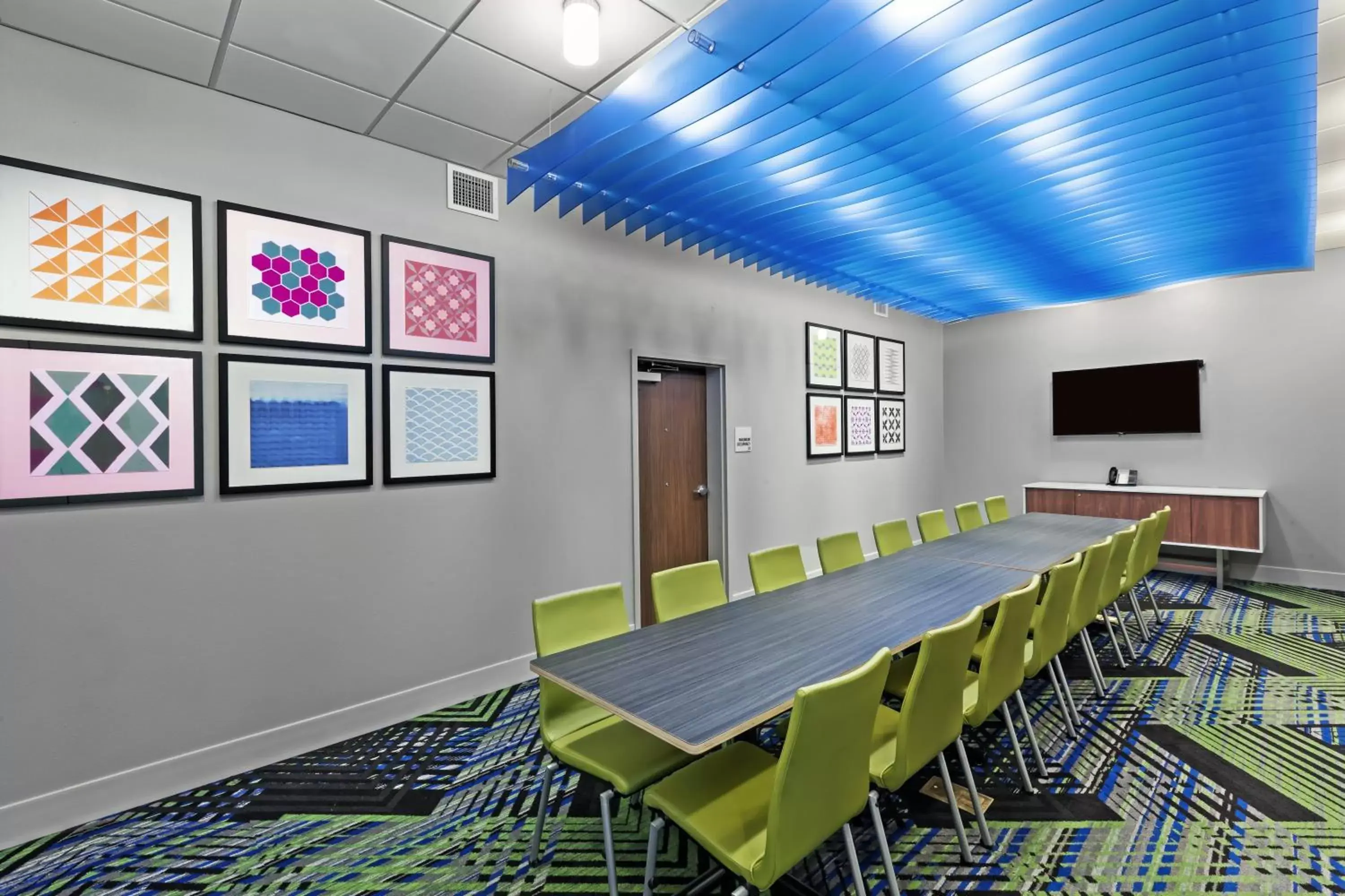 Meeting/conference room in Holiday Inn Express and Suites Chanute, an IHG Hotel