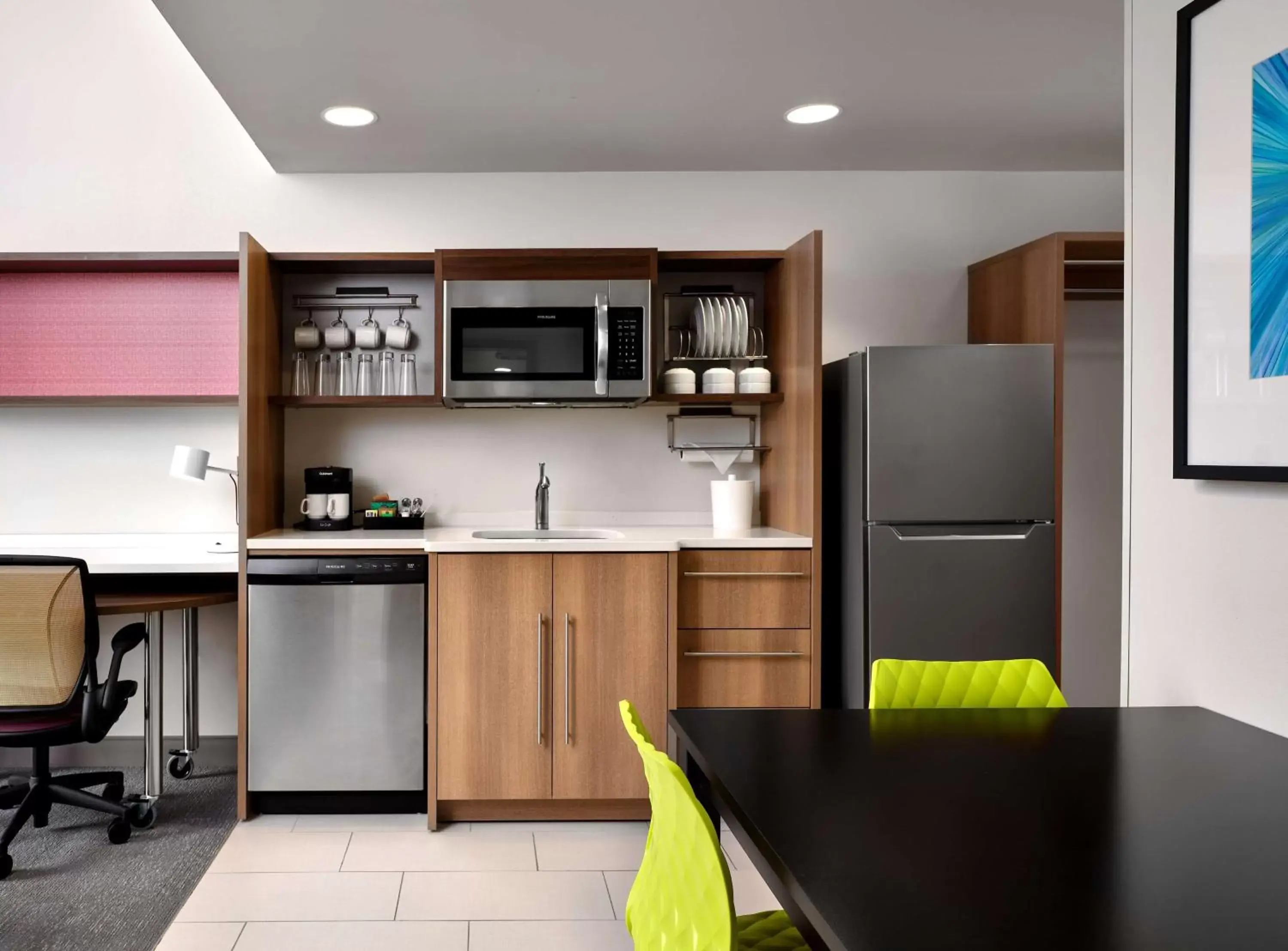 Kitchen or kitchenette, Kitchen/Kitchenette in Home2 Suites By Hilton Fishers Indianapolis Northeast