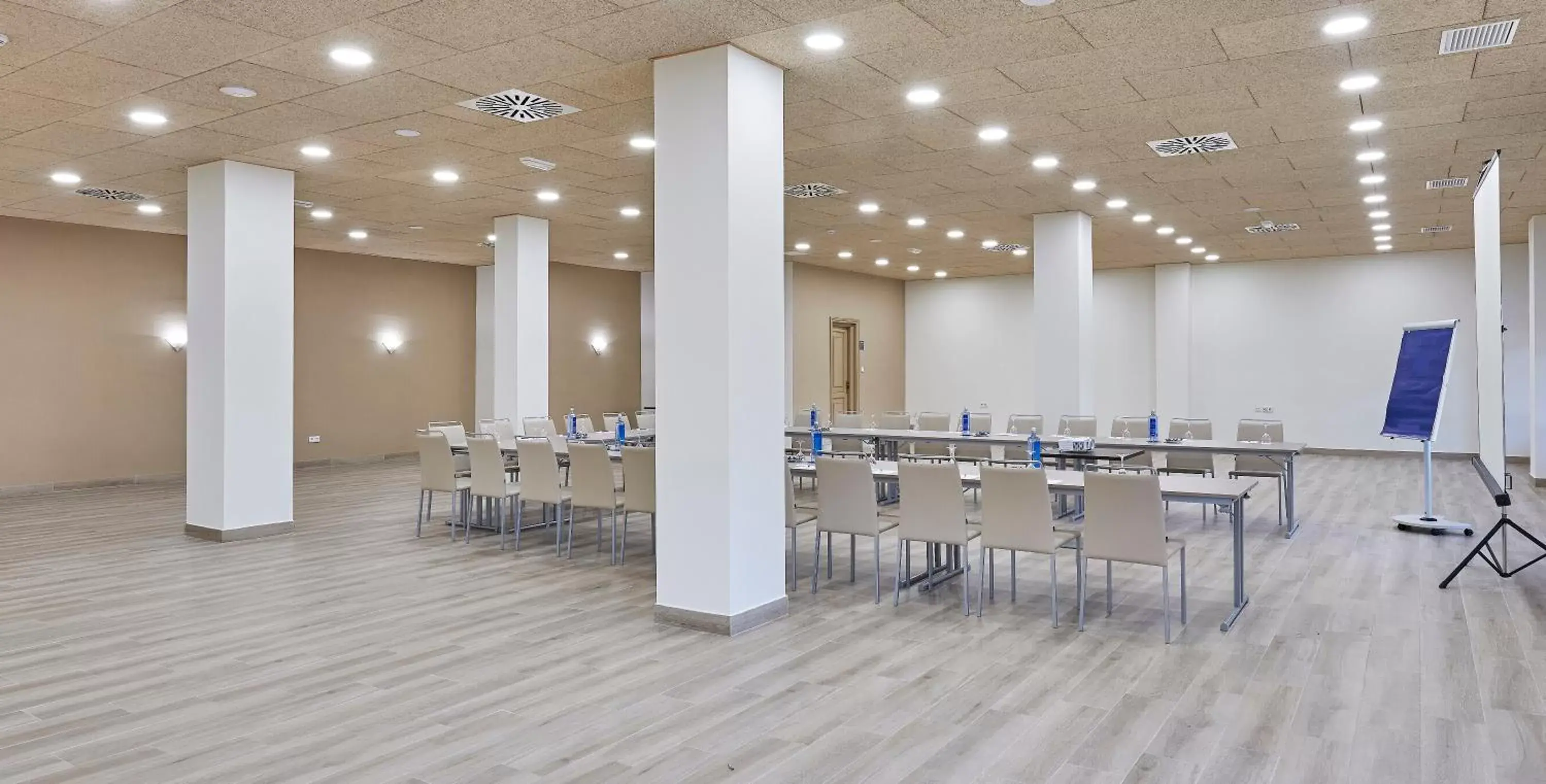 Business facilities in Hesperia Córdoba