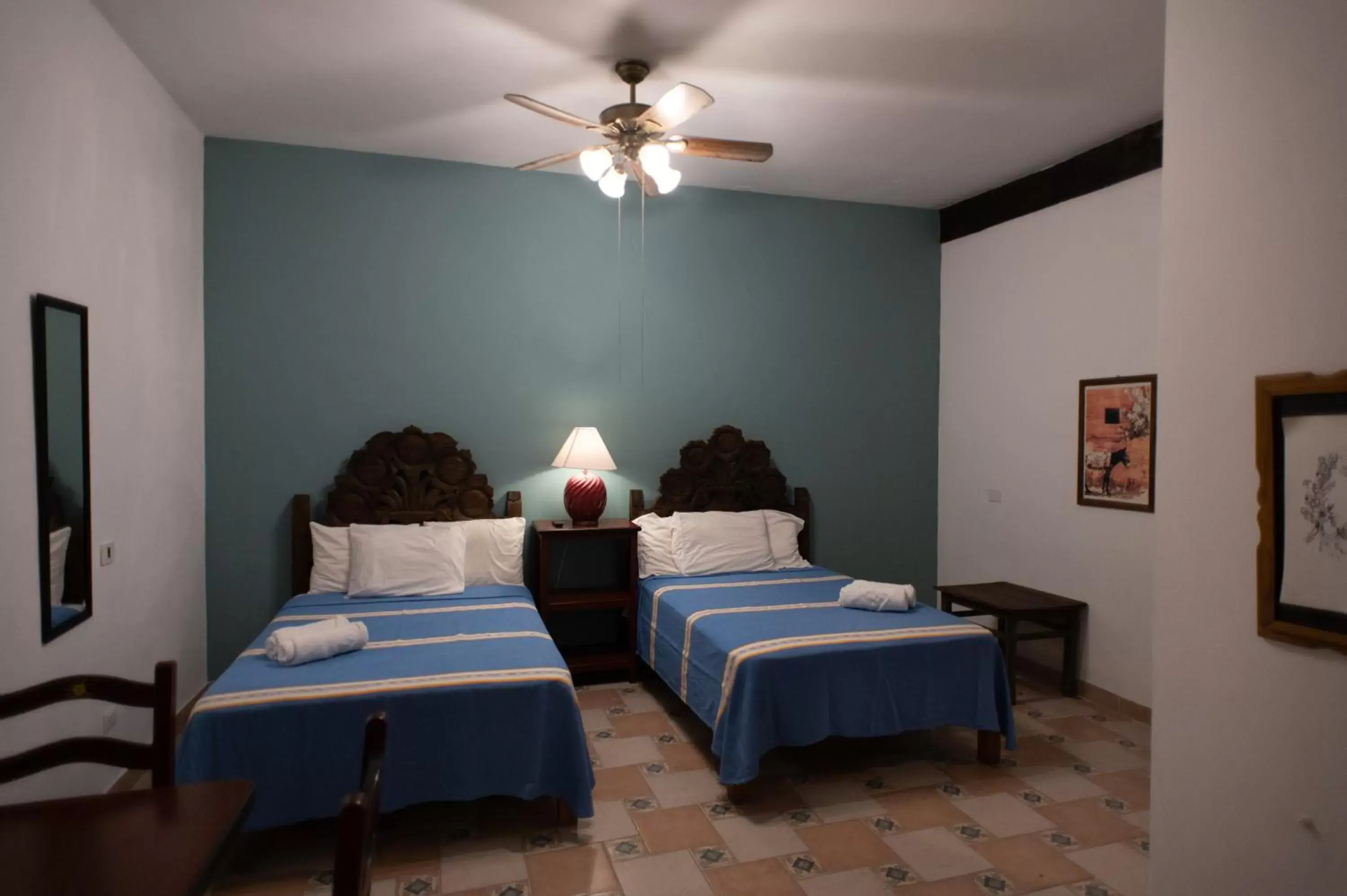 Photo of the whole room, Bed in Posada San Miguelito