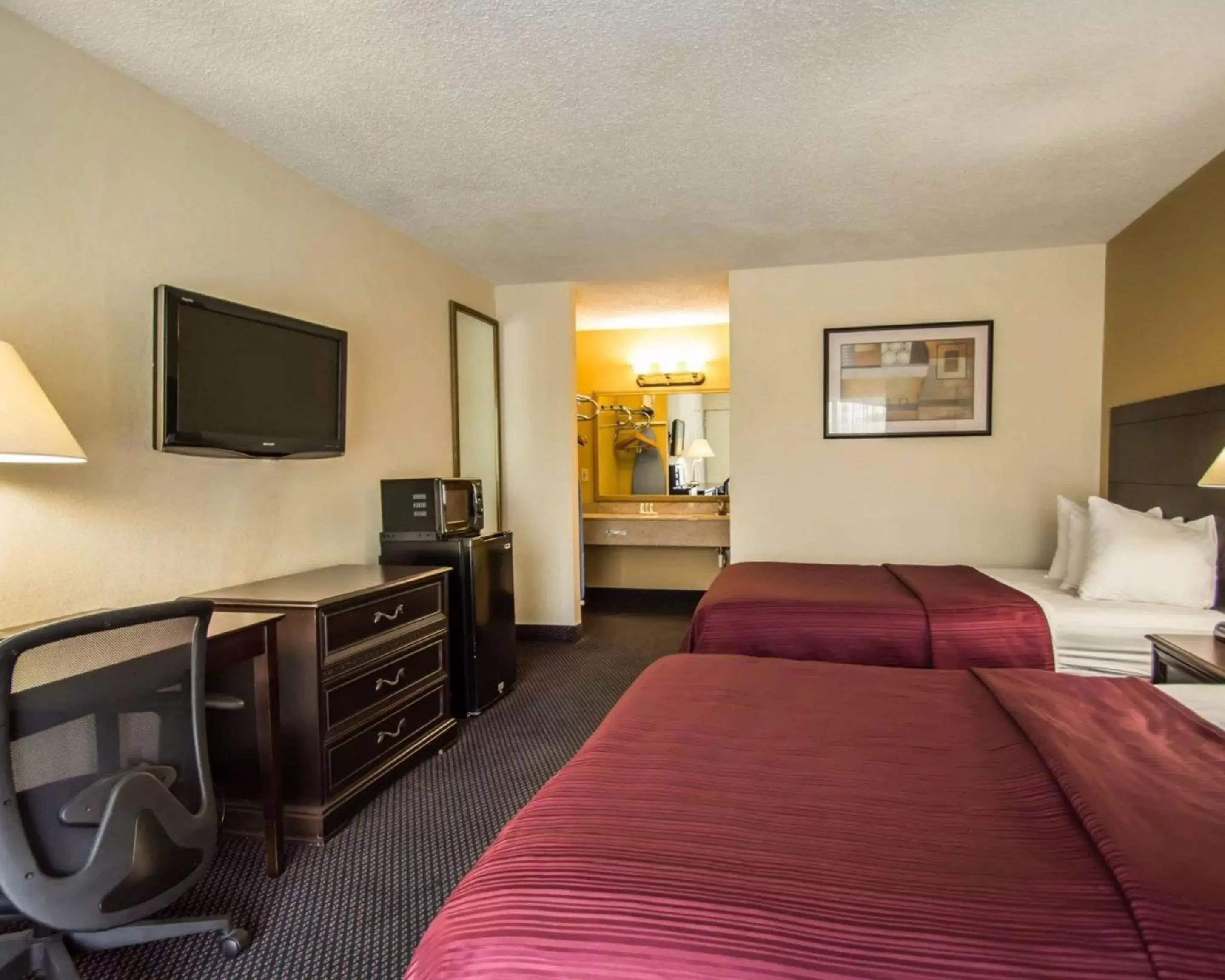 Photo of the whole room, Bed in Quality Inn Alachua - Gainesville Area