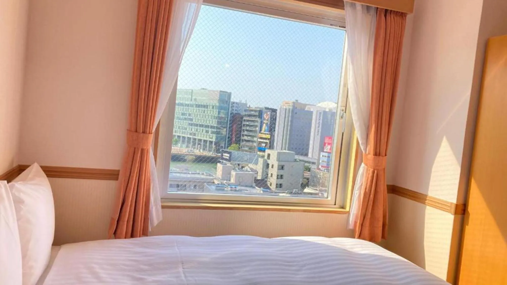 Neighbourhood, Bed in Toyoko Inn Hakata Nishi-nakasu