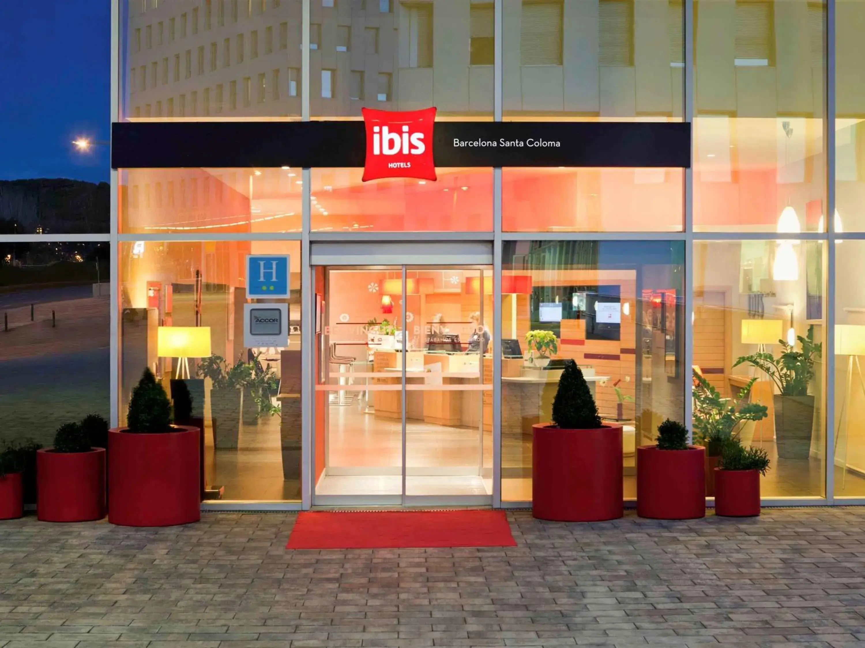 Property building in Ibis Barcelona Santa Coloma