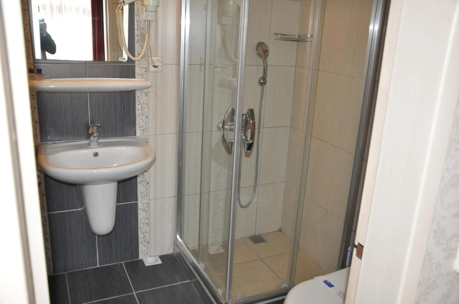 Bathroom in Tayhan Hotel