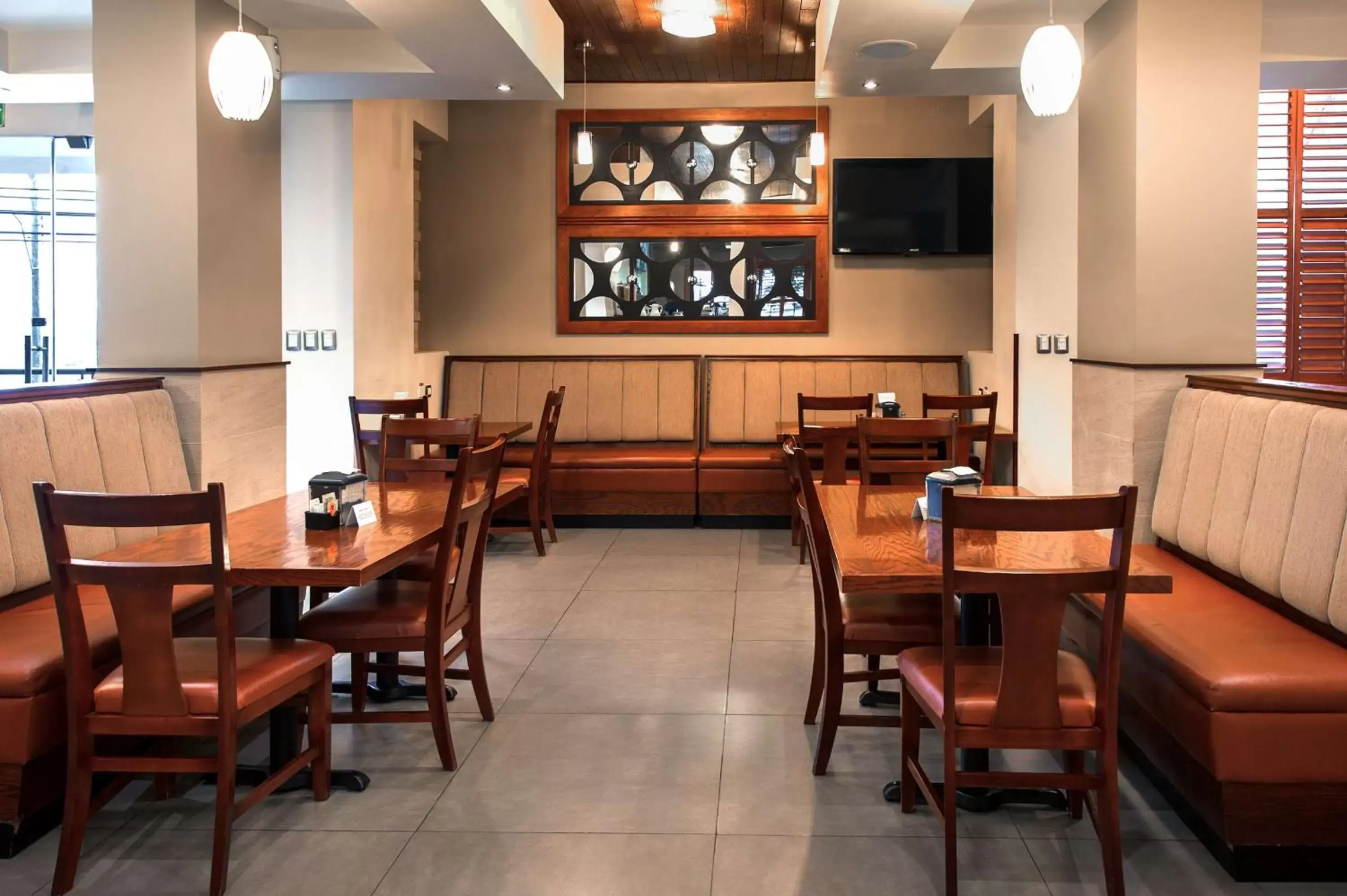 Restaurant/places to eat in Best Western Cumbres Inn Cd. Cuauhtemoc Restaurant/places to eat in Best Western Cumbres Inn Cd. Cuauhtemoc