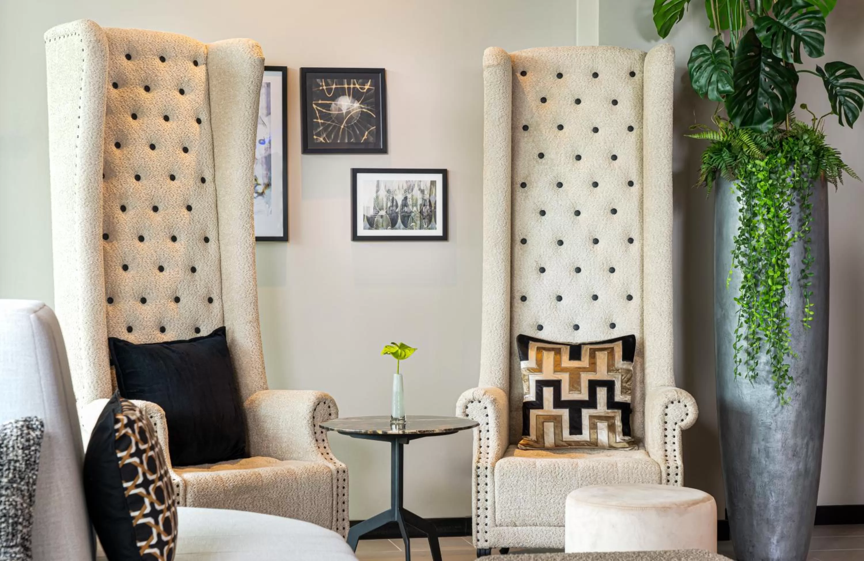 Lobby or reception in Leonardo Royal Hotel Cologne Bonn Airport