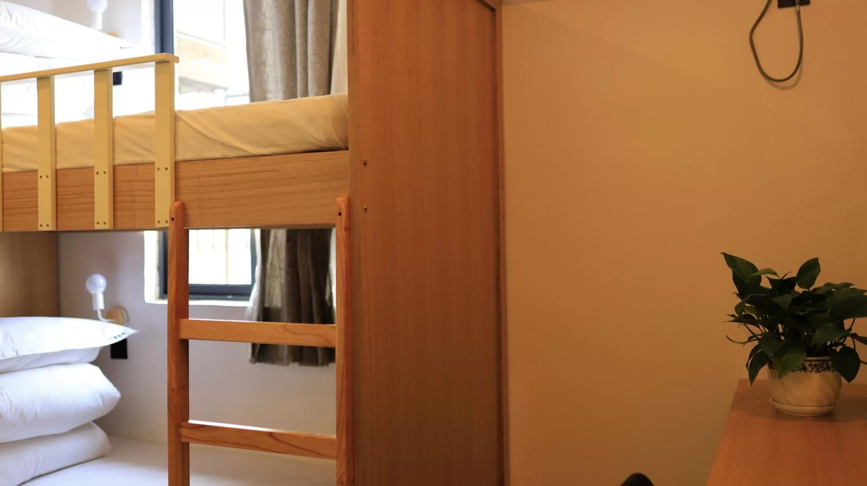 bunk bed in Travel light Guilin