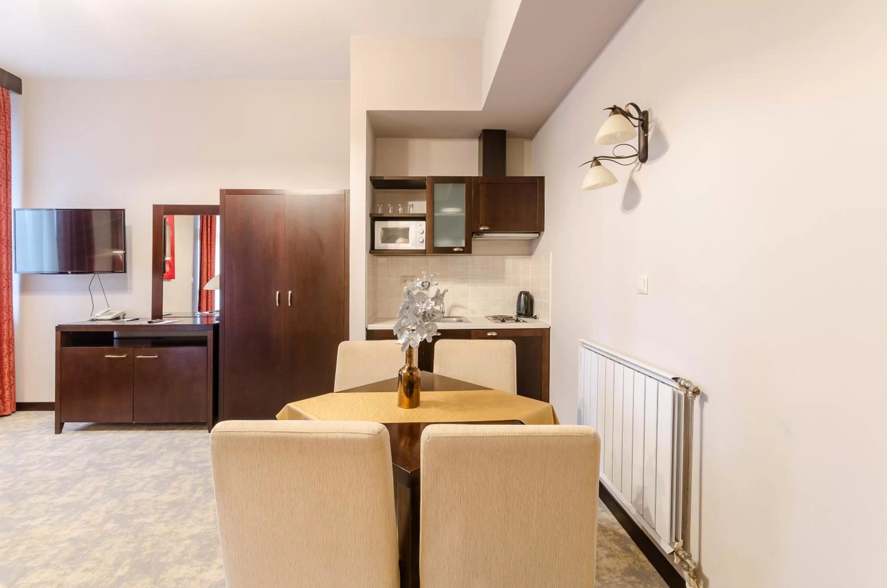 Kitchen or kitchenette in Hotel Aurum