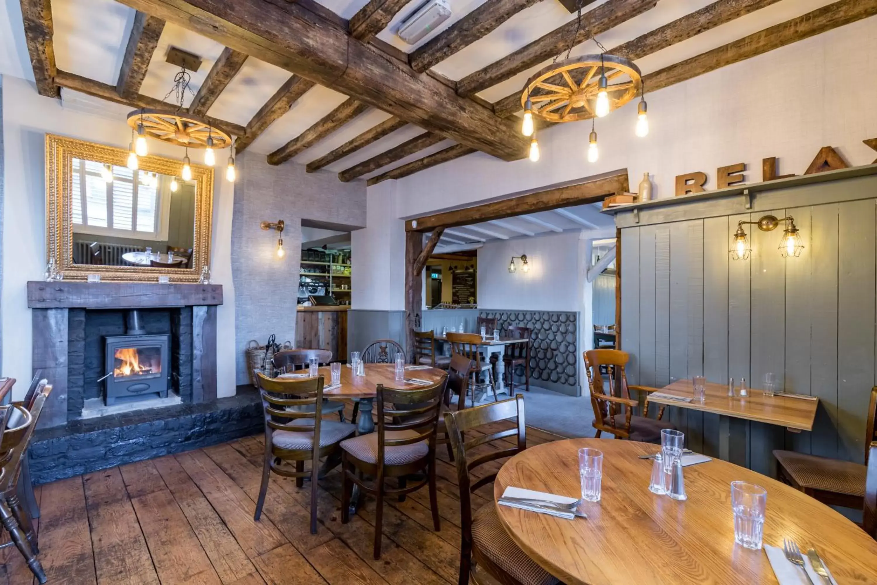 Seating area, Restaurant/Places to Eat in The Littleton Arms