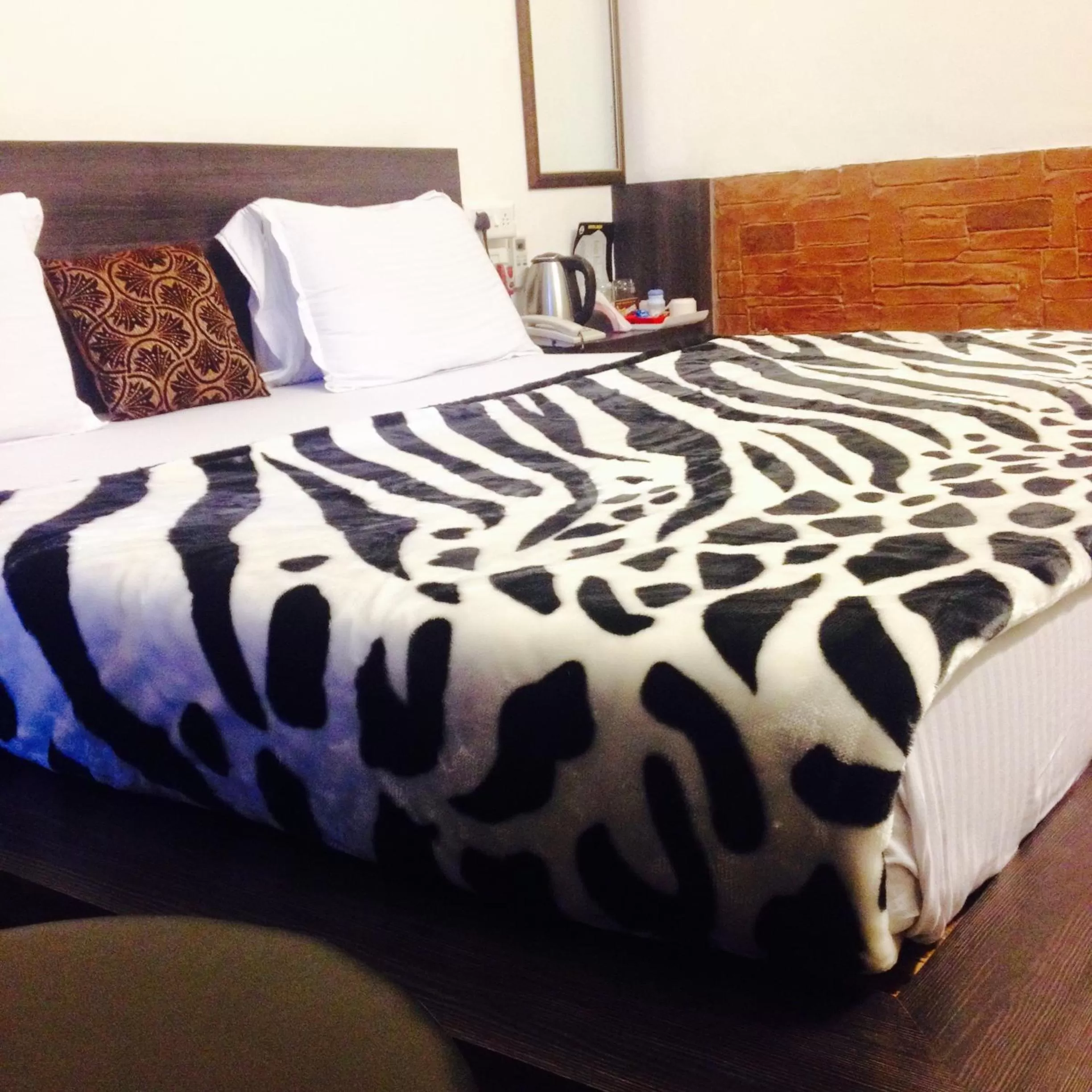 Bedroom, Bed in Hotel Shree