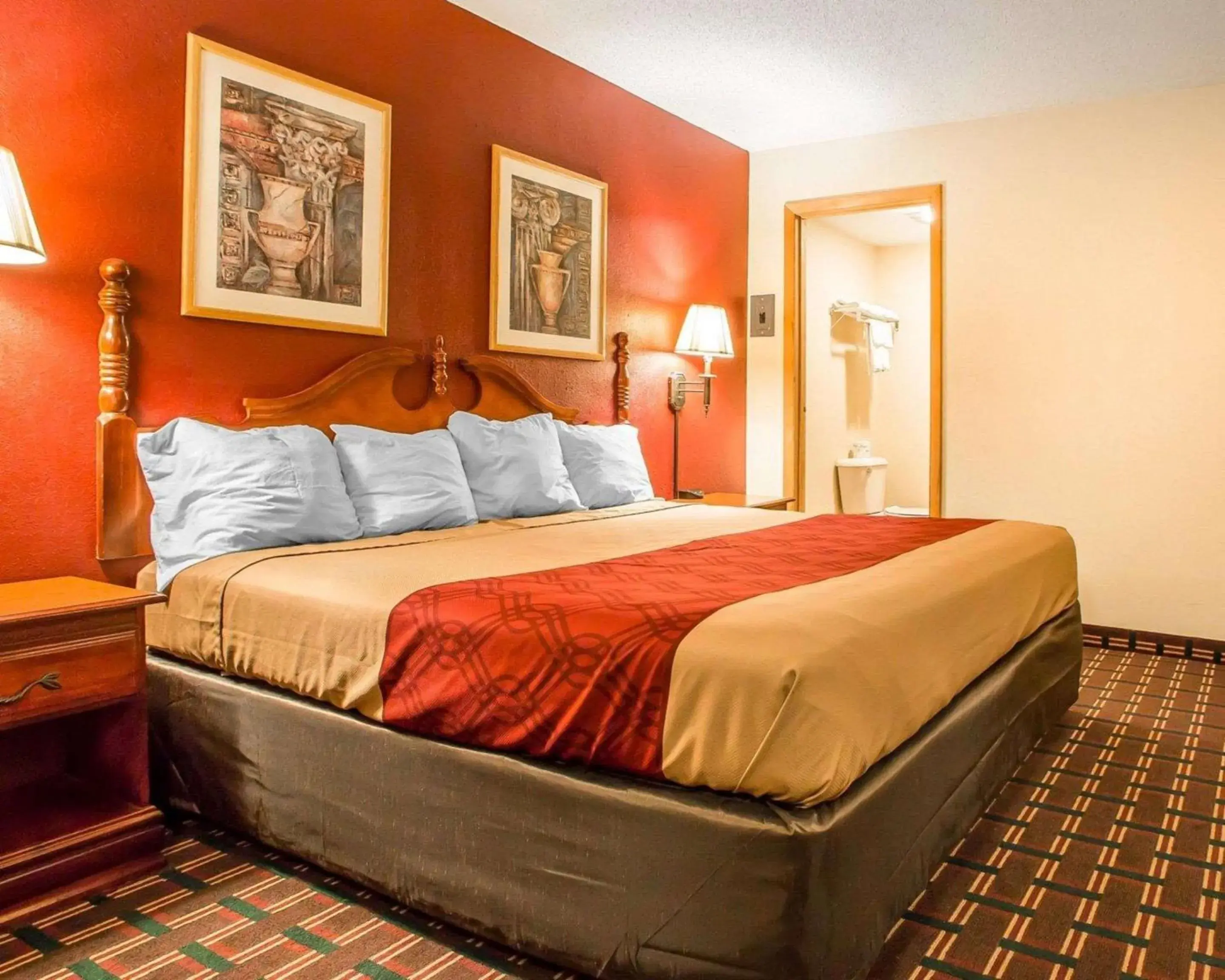 Photo of the whole room, Bed in Rodeway Inn