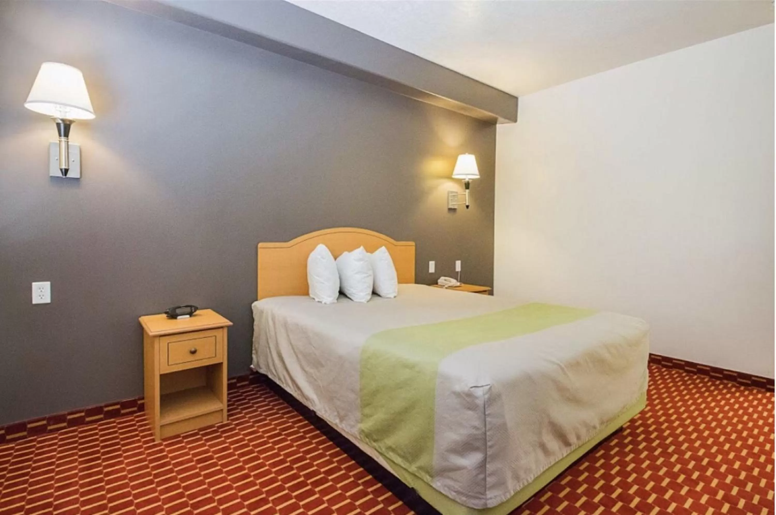 Bedroom, Bed in SureStay Plus Hotel by Best Western Vernal