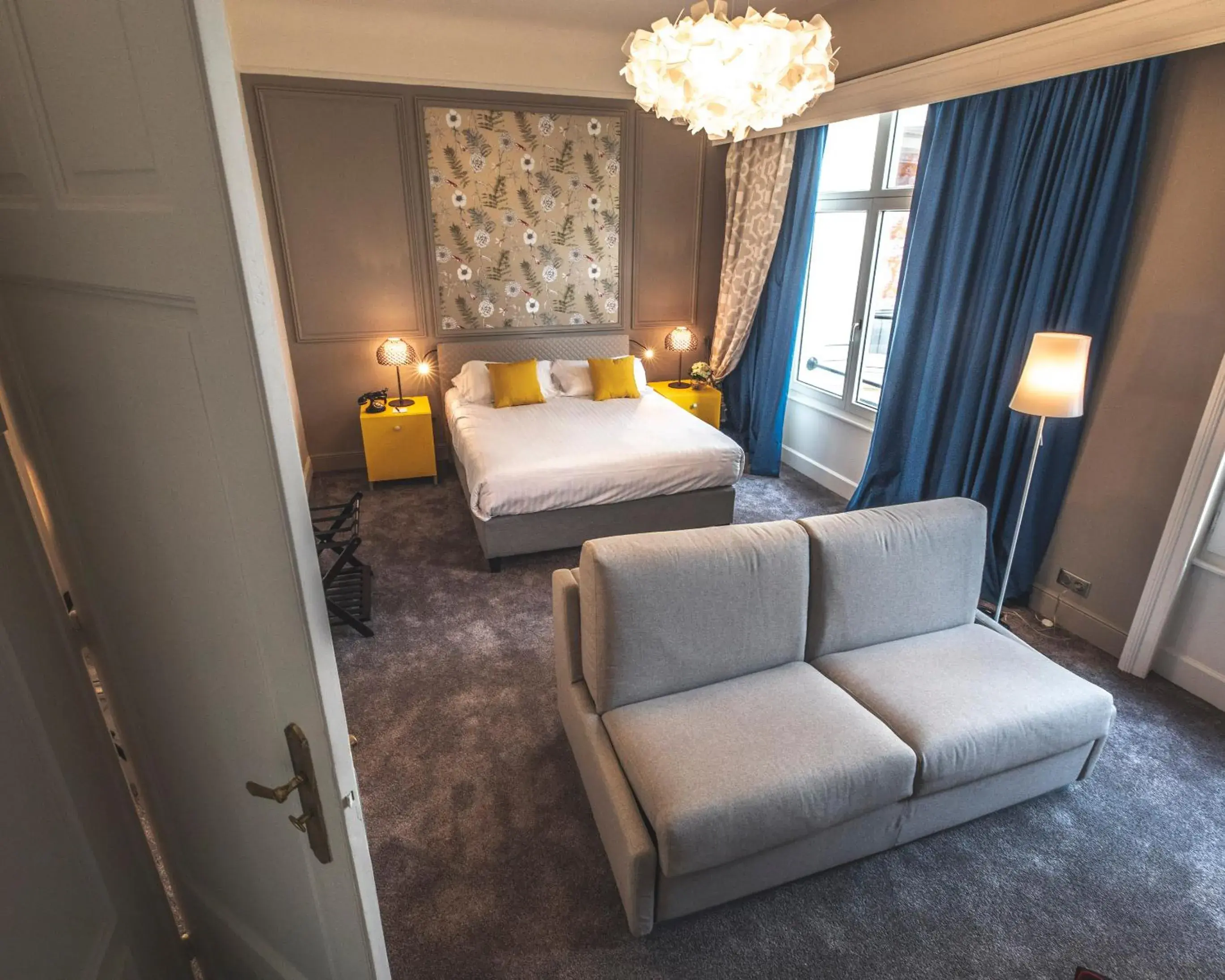 Bed in Grand Hotel Bellevue - Grand Place