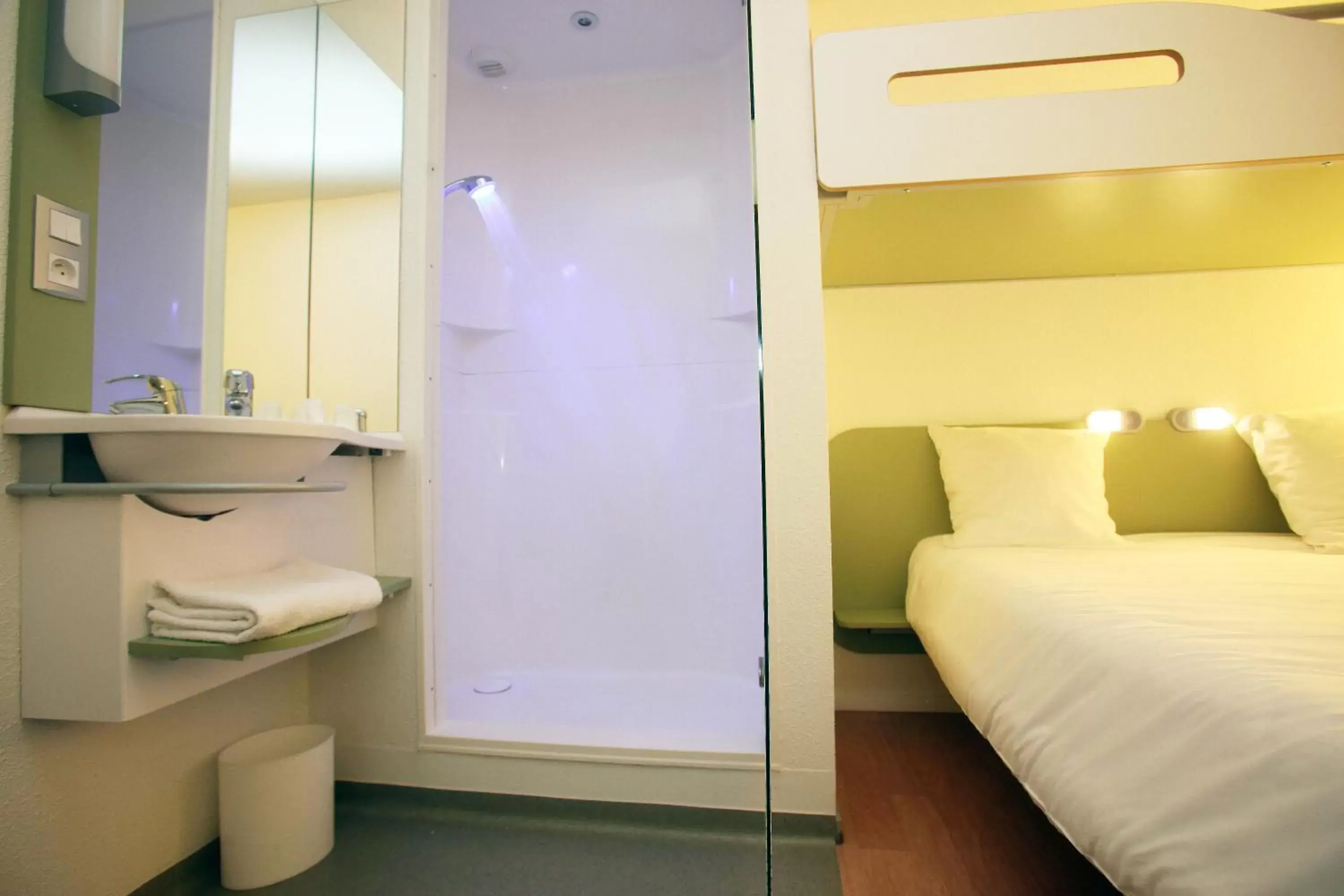 Photo of the whole room, Bathroom in Ibis Budget Nantes Reze Aeroport