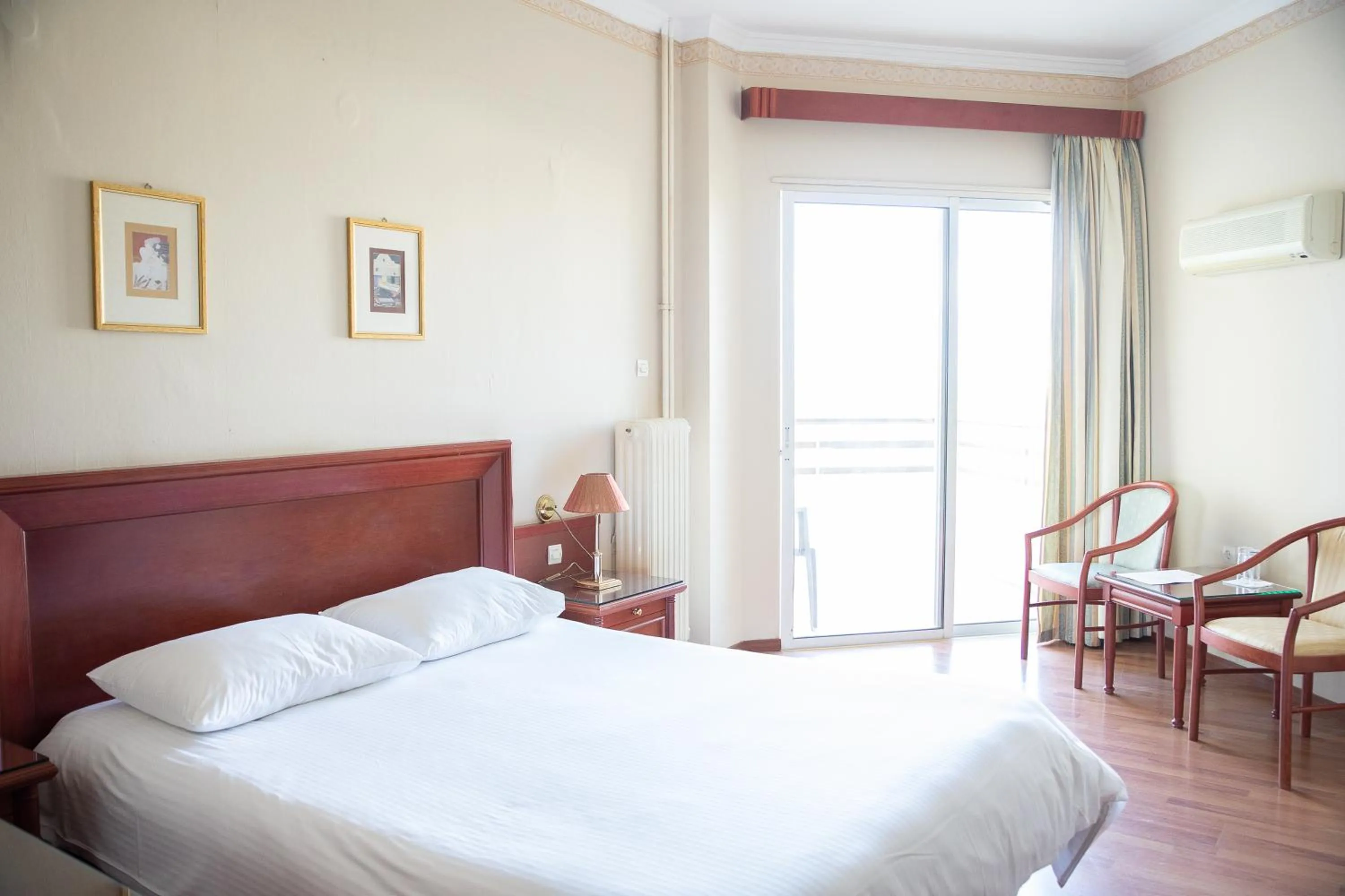 Bed in Tzaki hotel & restaurant Patras