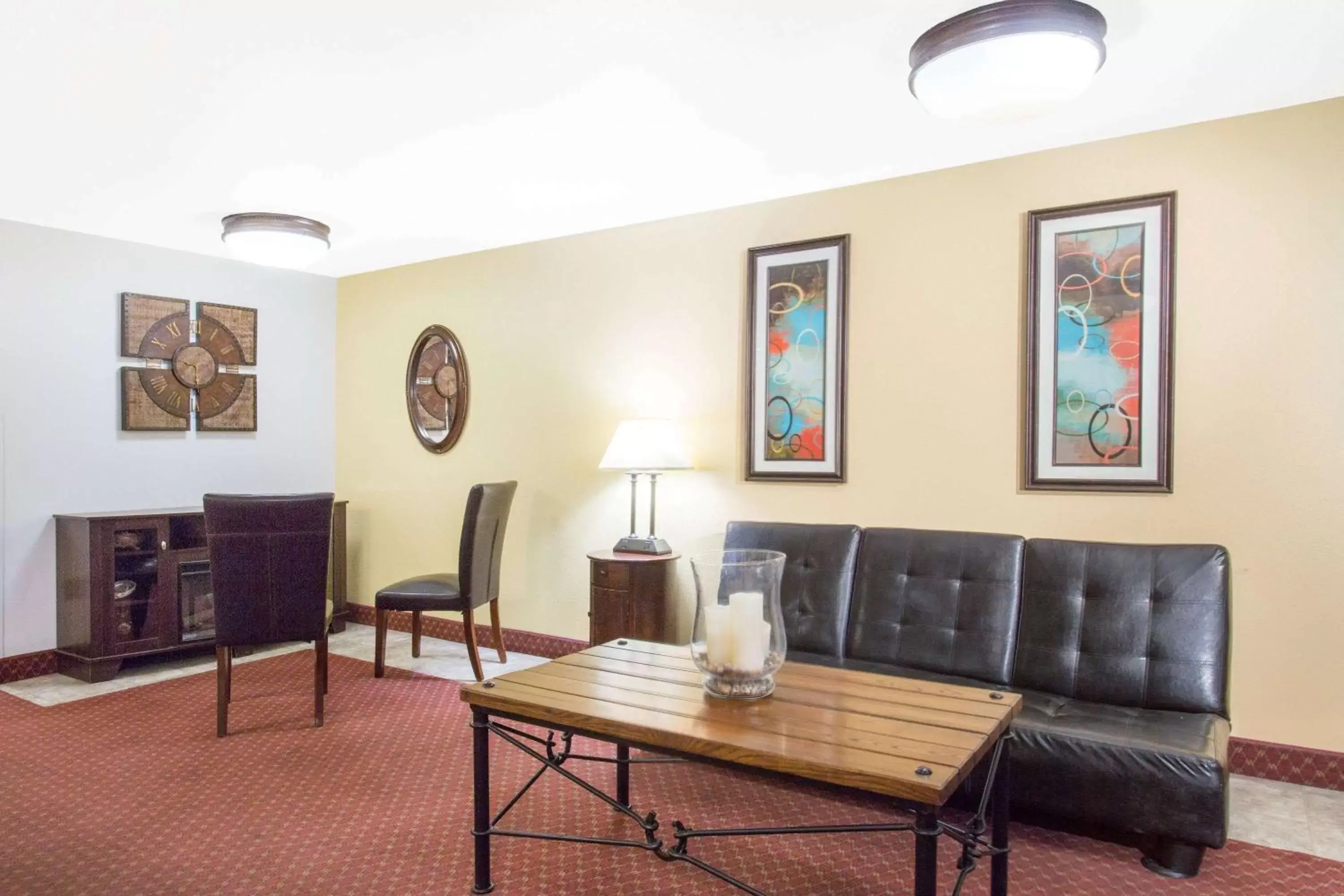 Lobby or reception in Super 8 by Wyndham Elko Lobby or reception in Super 8 by Wyndham Elko