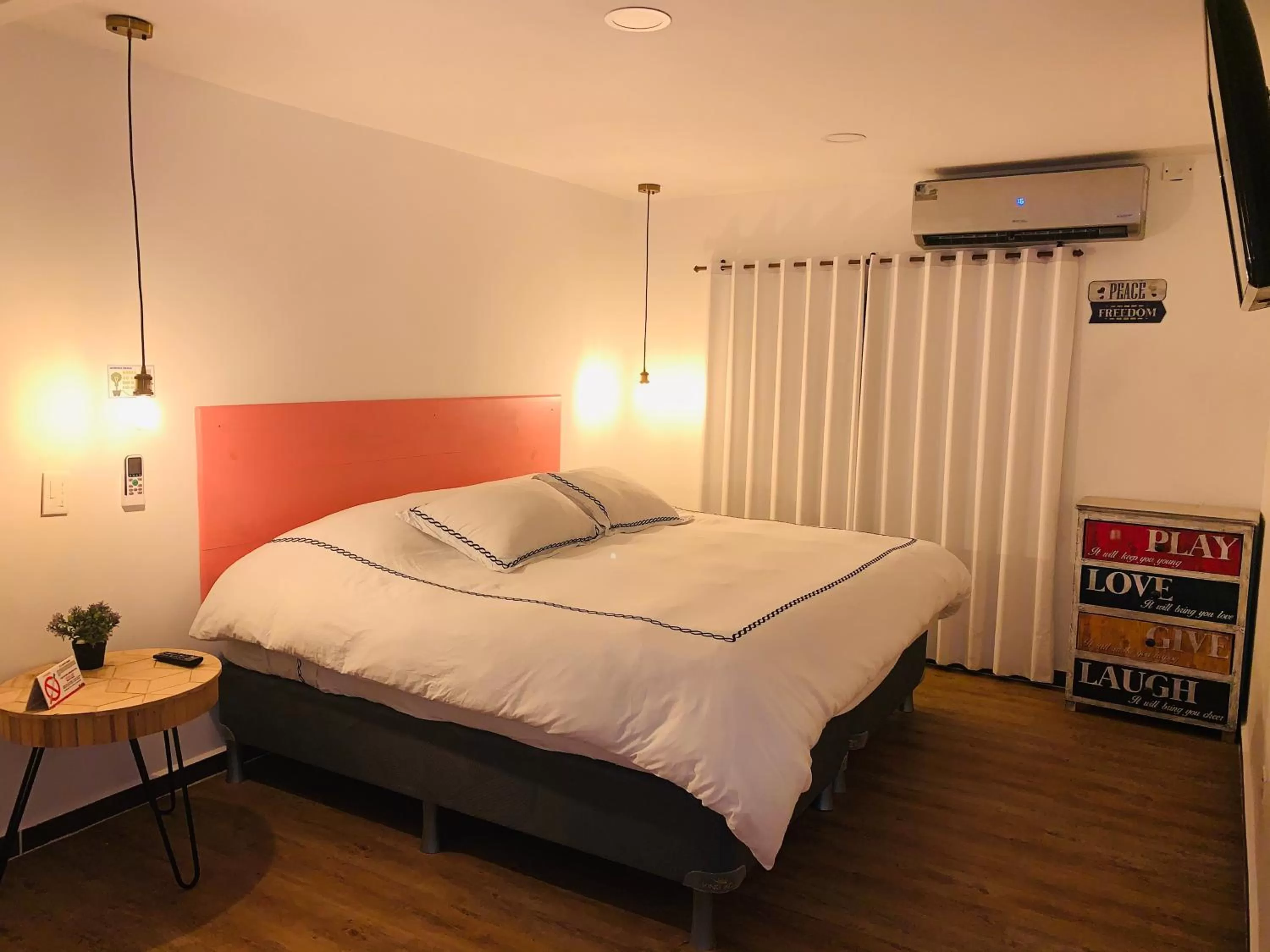 Bed in Be Happy Hotel