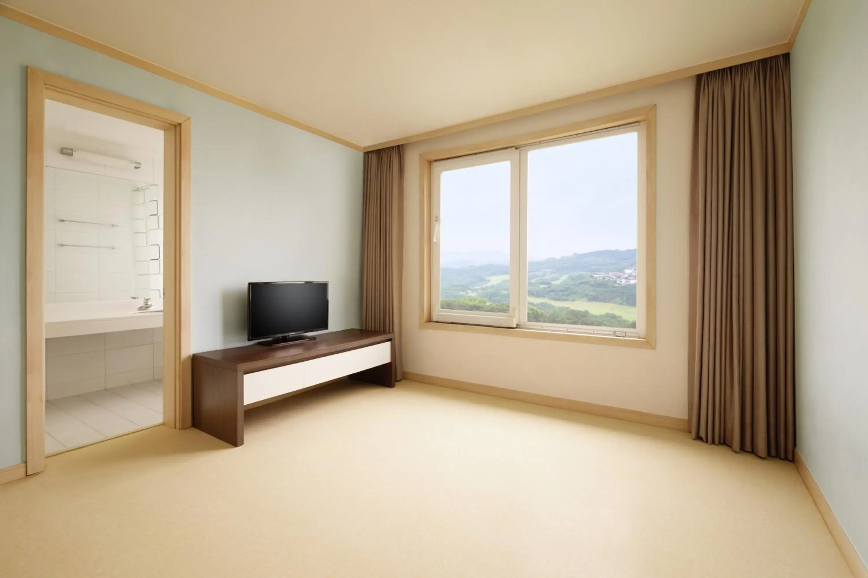 Bedroom, TV/Entertainment Center in Mauna Ocean Resort