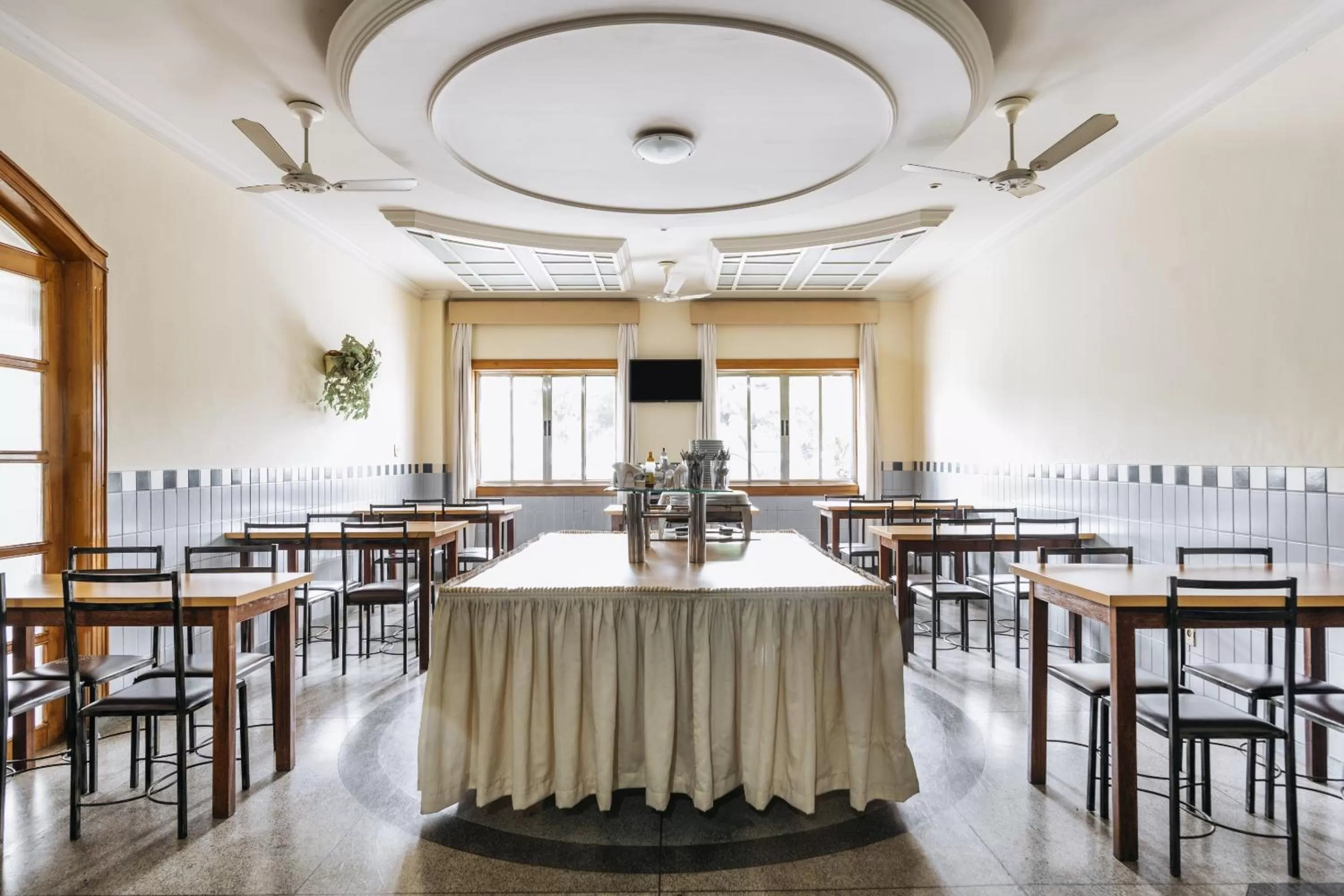 Restaurant/places to eat in Hotel Líder