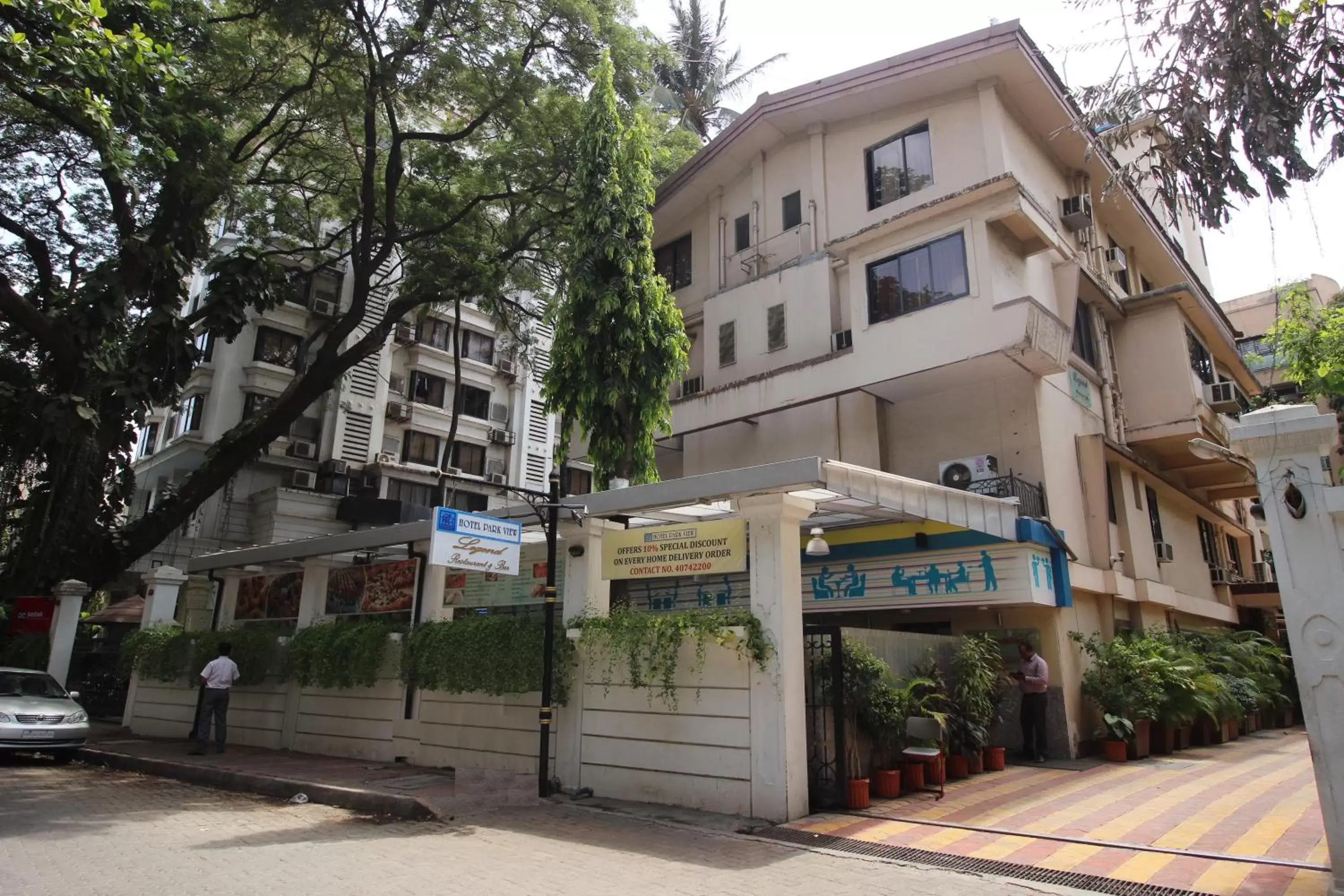 Property Building in Hotel Park View, Mumbai