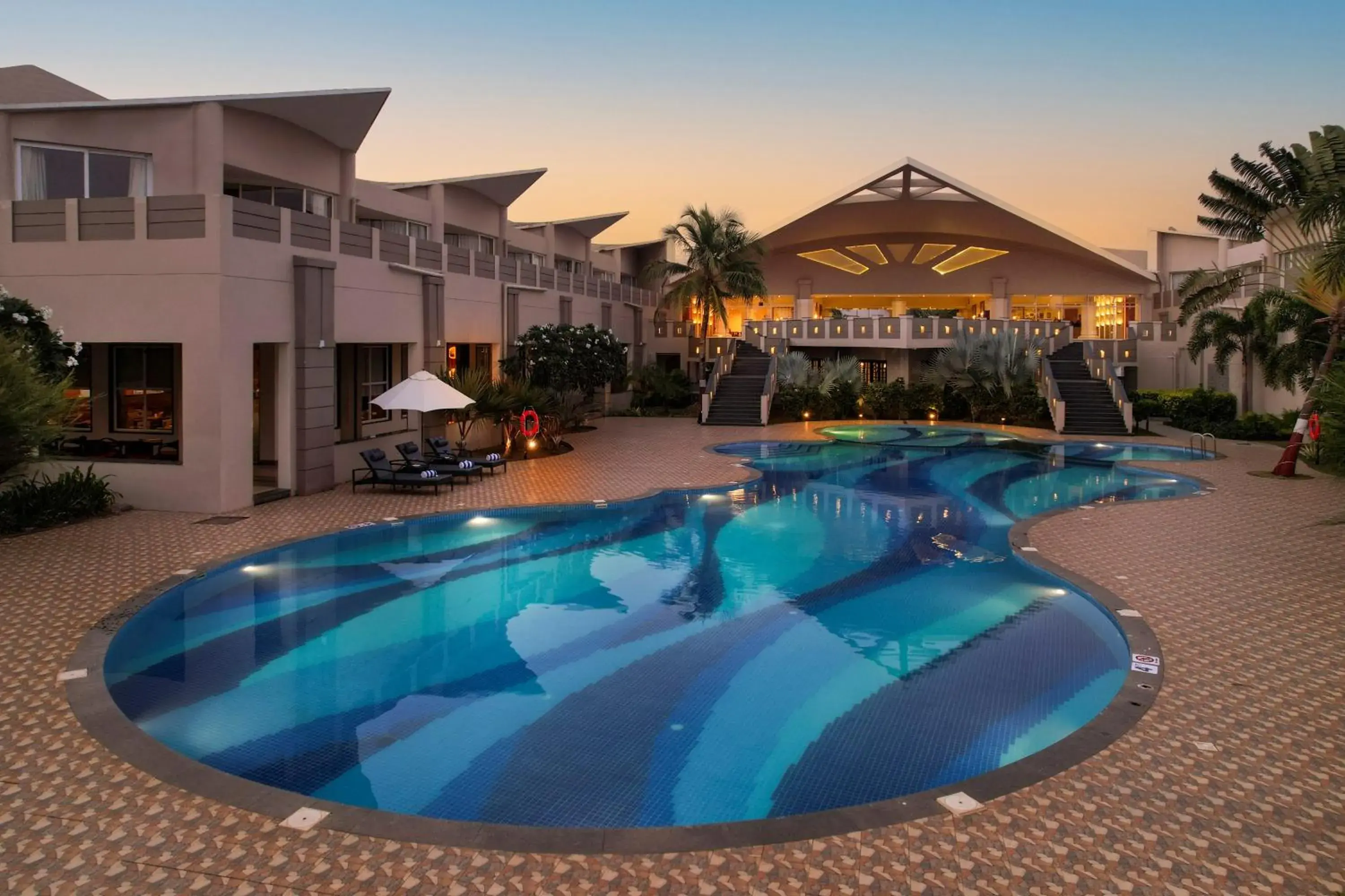 Property building in Sterling Puri Property building in Sterling Puri