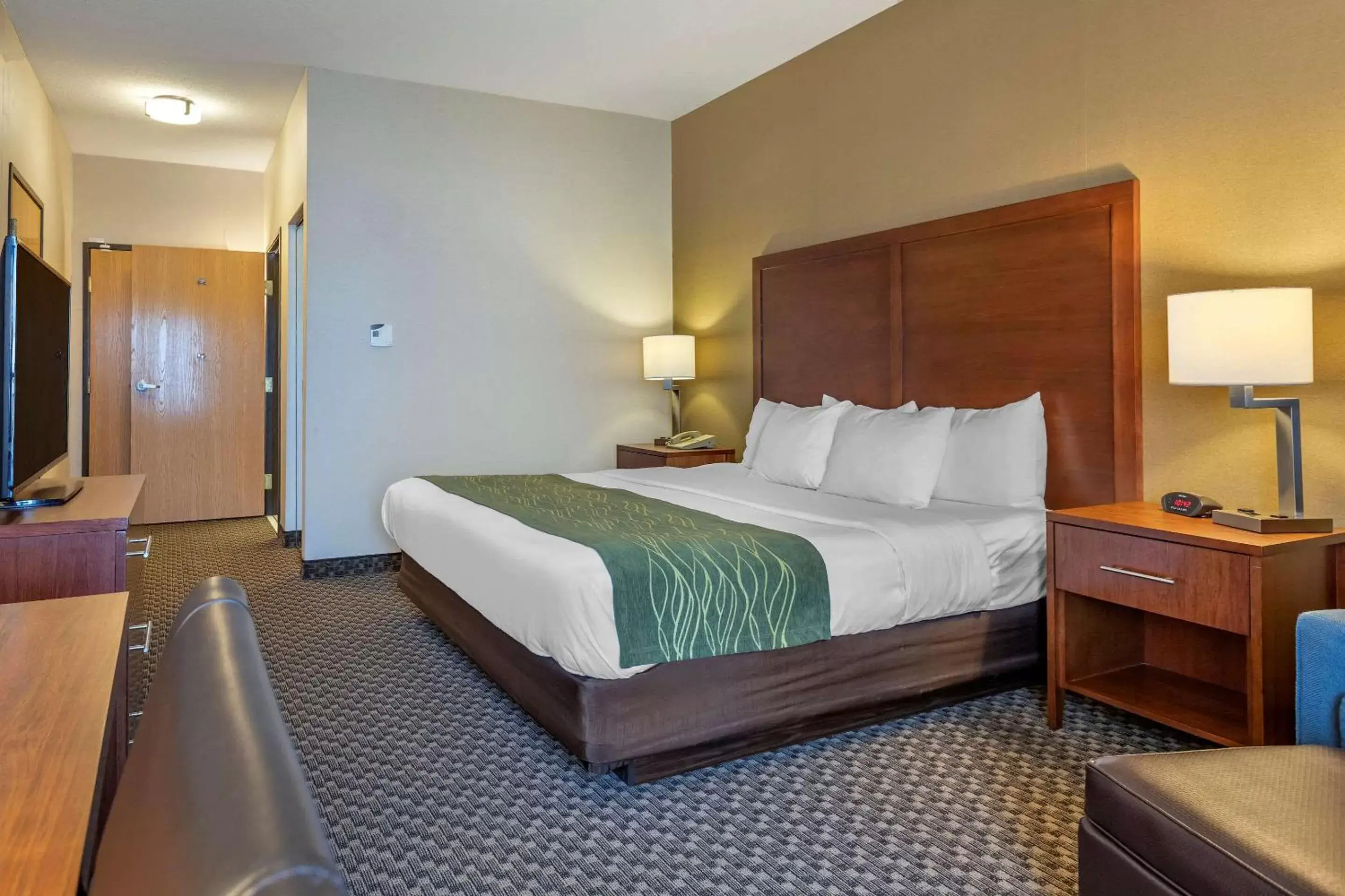 Photo of the whole room, Bed in Comfort Inn Charlotte