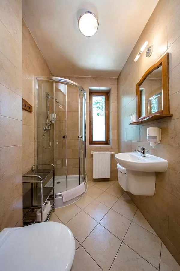 Bathroom in Hotel Dwór Karolówka