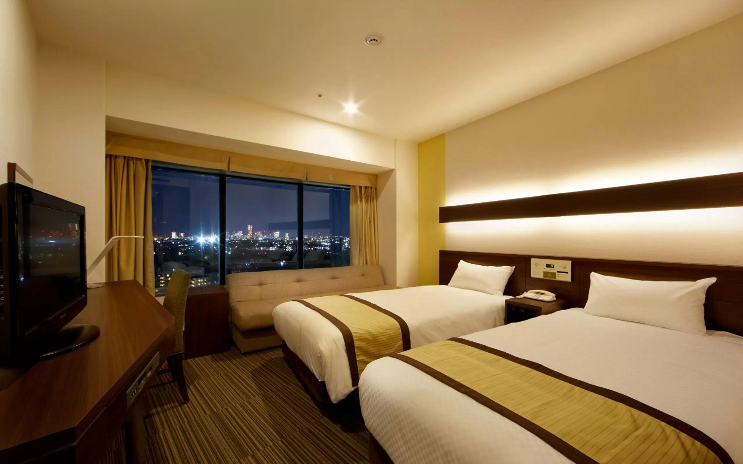 Photo of the whole room, Bed in Shin Yokohama Prince Hotel