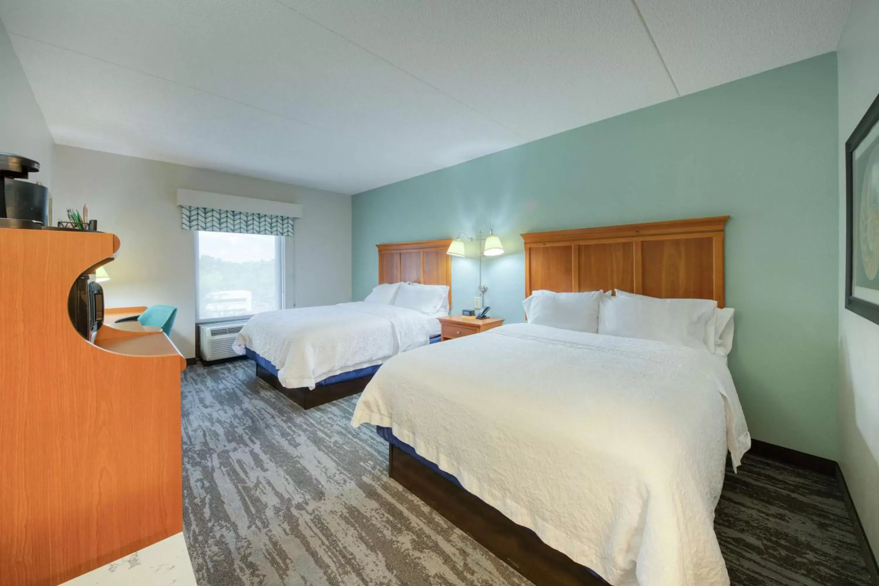 Bedroom, Bed in Hampton Inn Wilmington University Area Bedroom, Bed in Hampton Inn Wilmington University Area