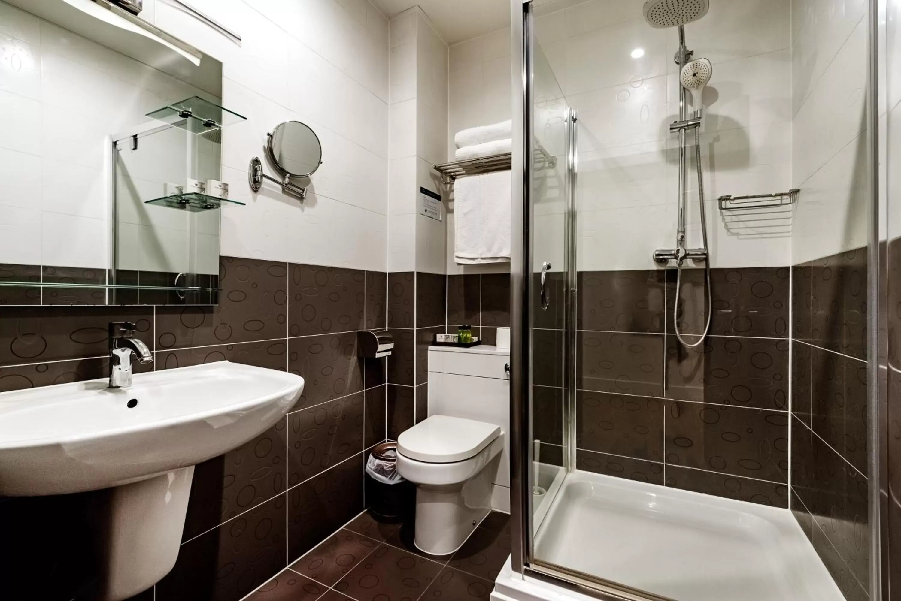Bathroom in Grand Sapphire Hotel & Banqueting