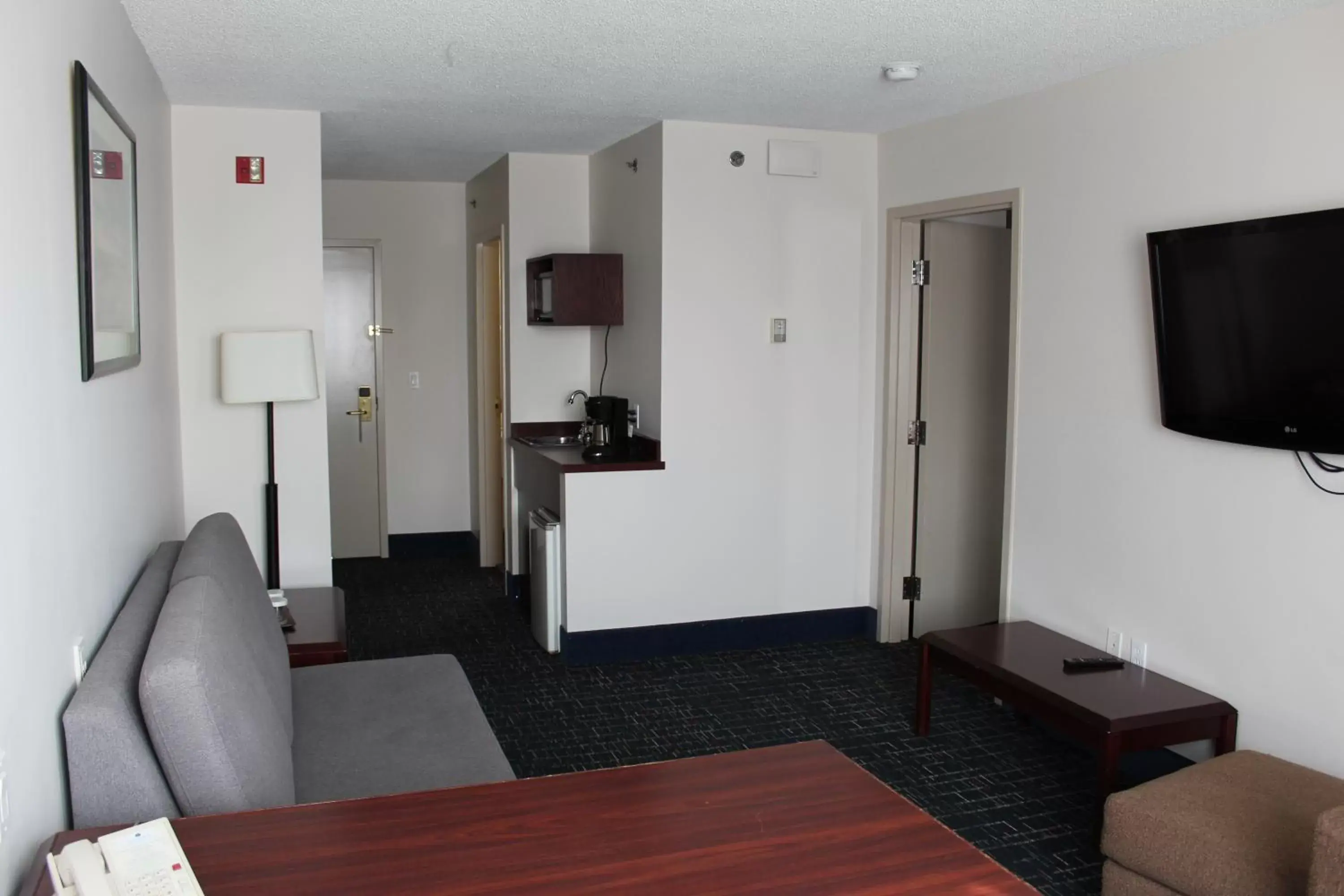 Family Suite in DIVYA SUTRA Riviera Plaza and Conference Centre Calgary Airport